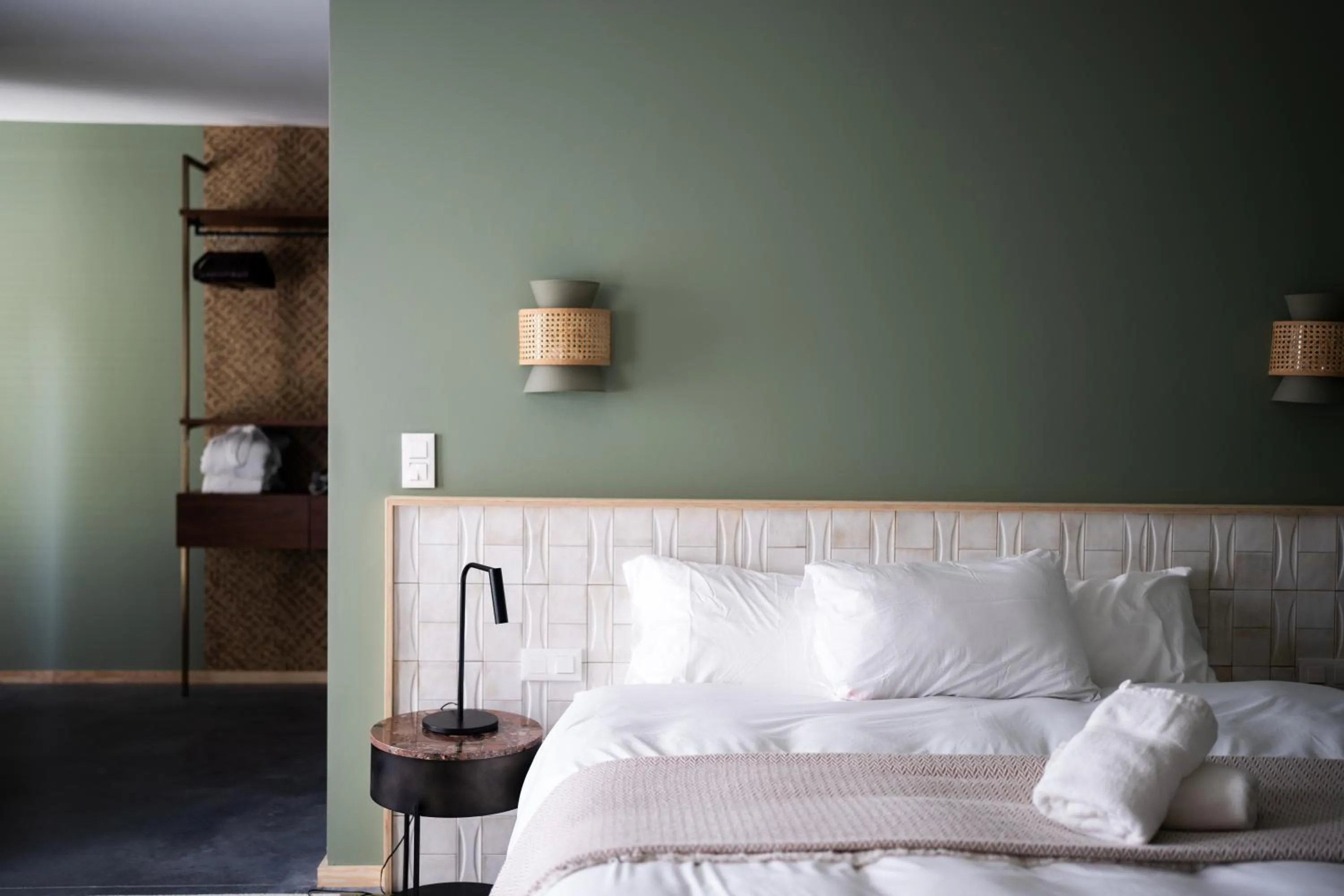 Photo of the whole room, Bed in L'Olivier