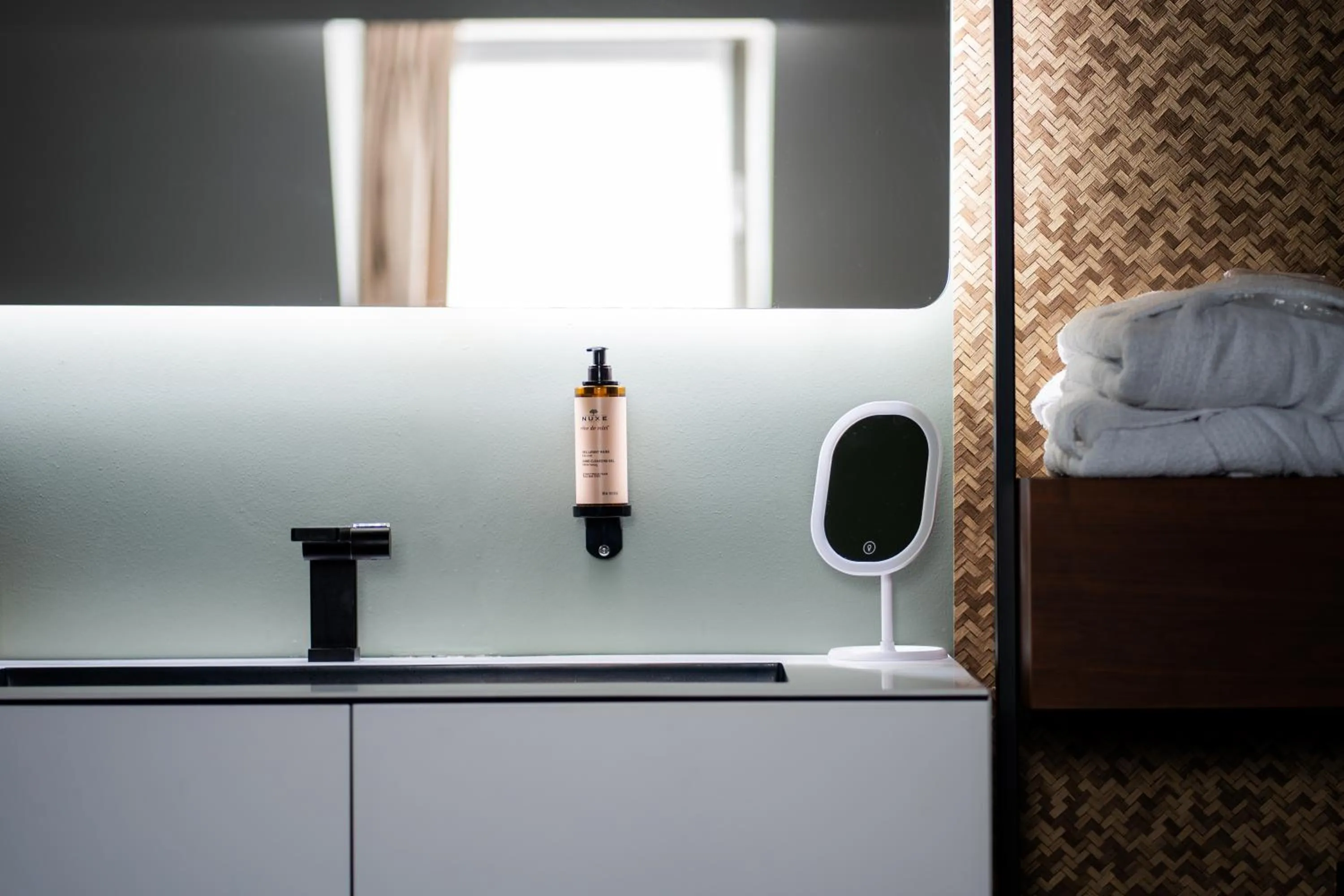 Bathroom, Bed in L'Olivier