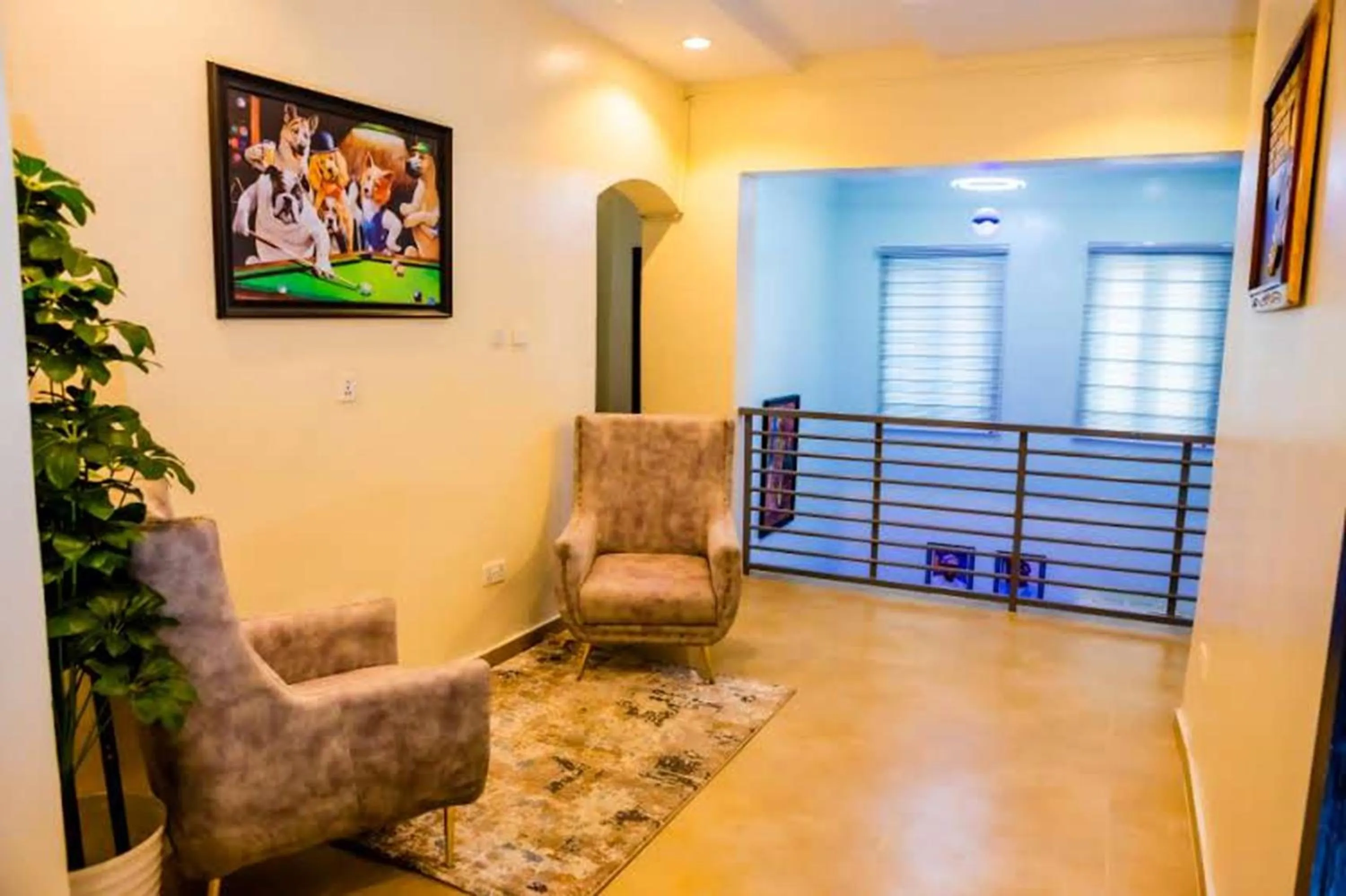 Seating area in El Elyon Hotel and Suites