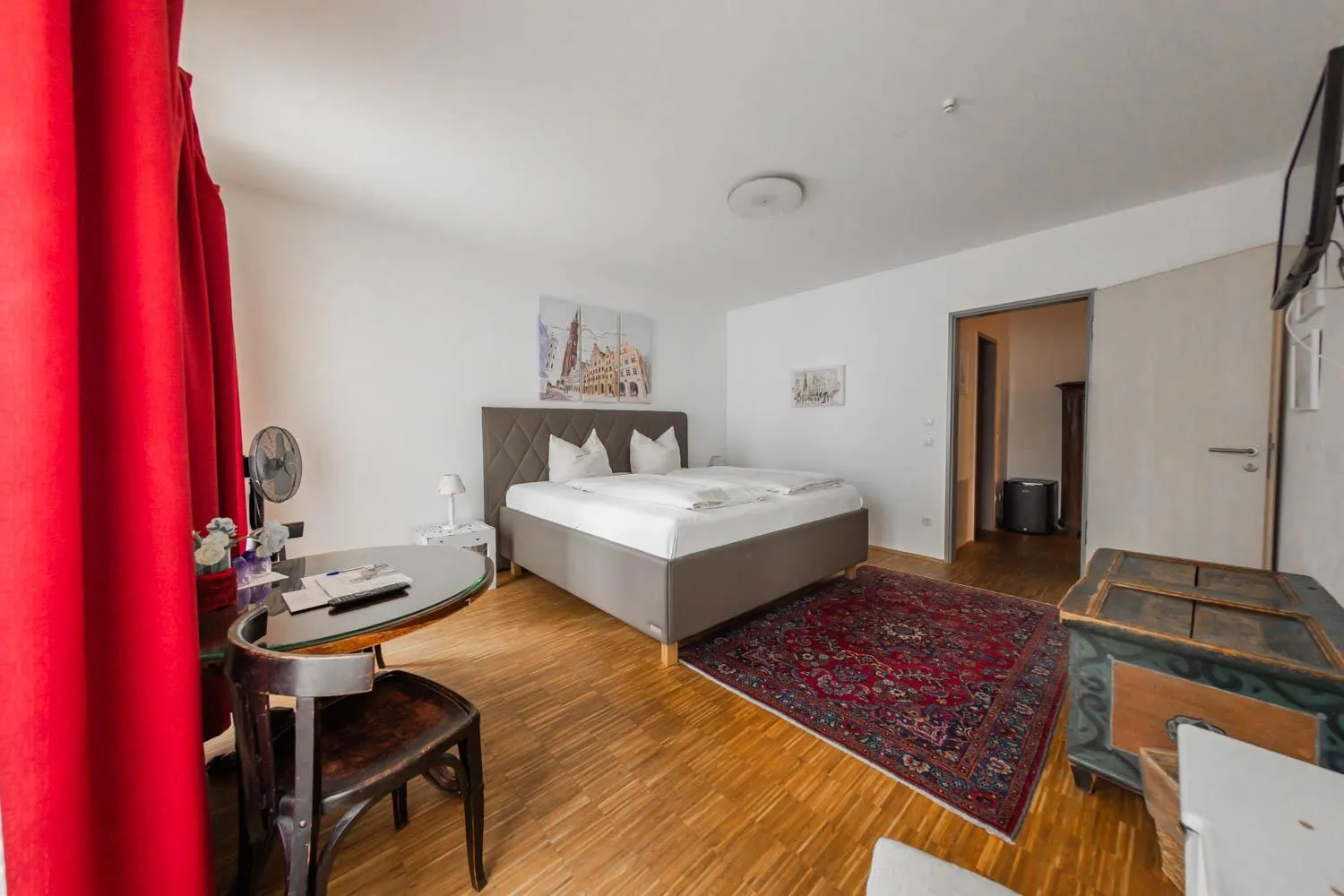 Photo of the whole room, Bed in Hotel Freischütz