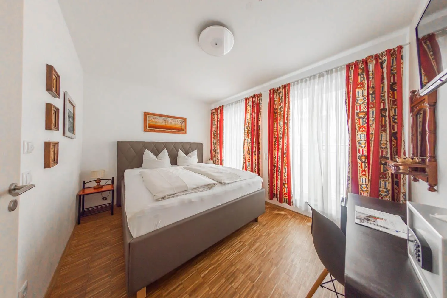 Photo of the whole room, Bed in Hotel Freischütz