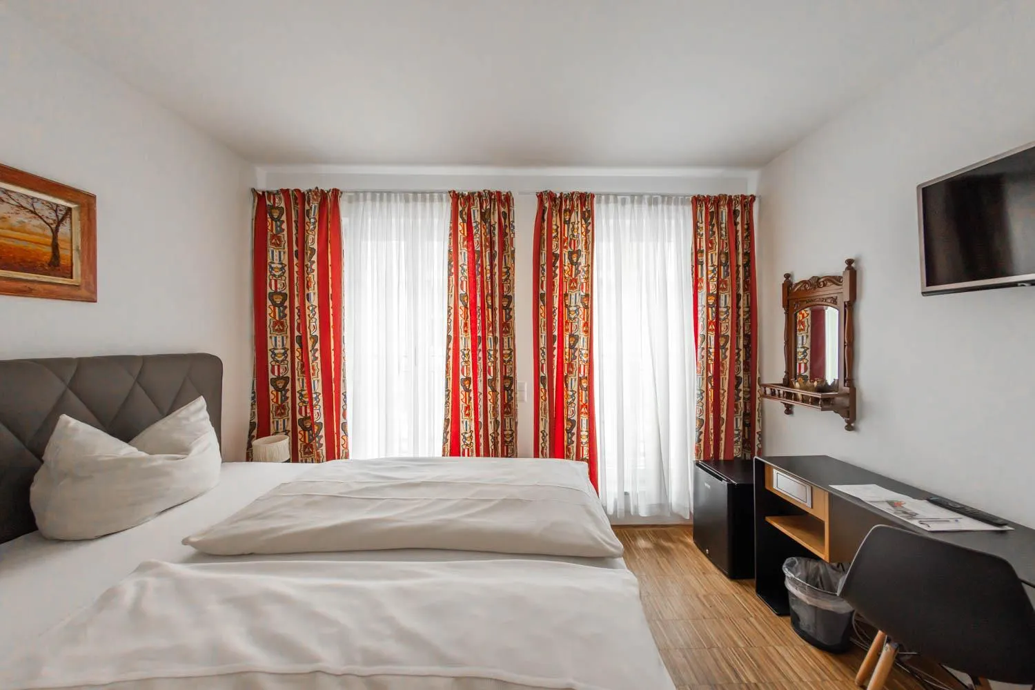Photo of the whole room, Bed in Hotel Freischütz