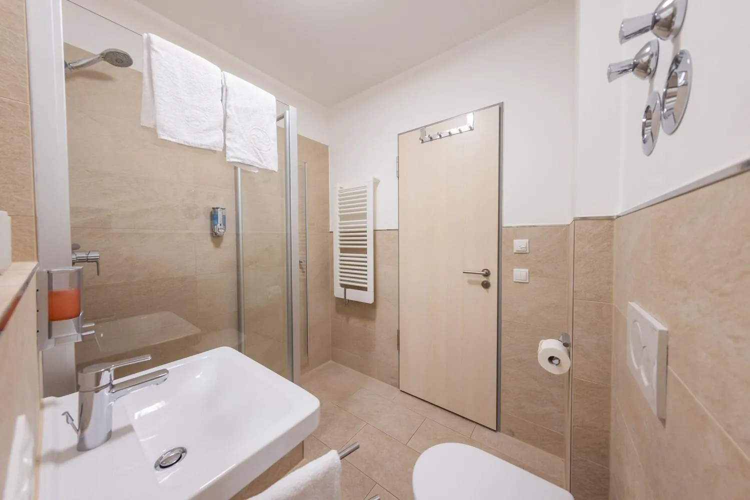 Shower in Hotel Freischütz