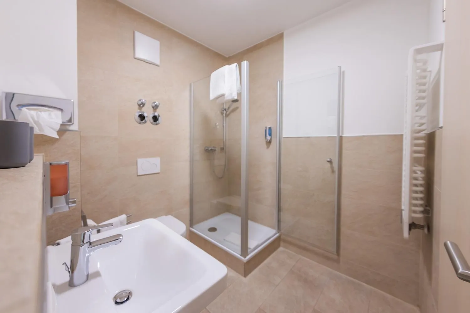 Shower in Hotel Freischütz