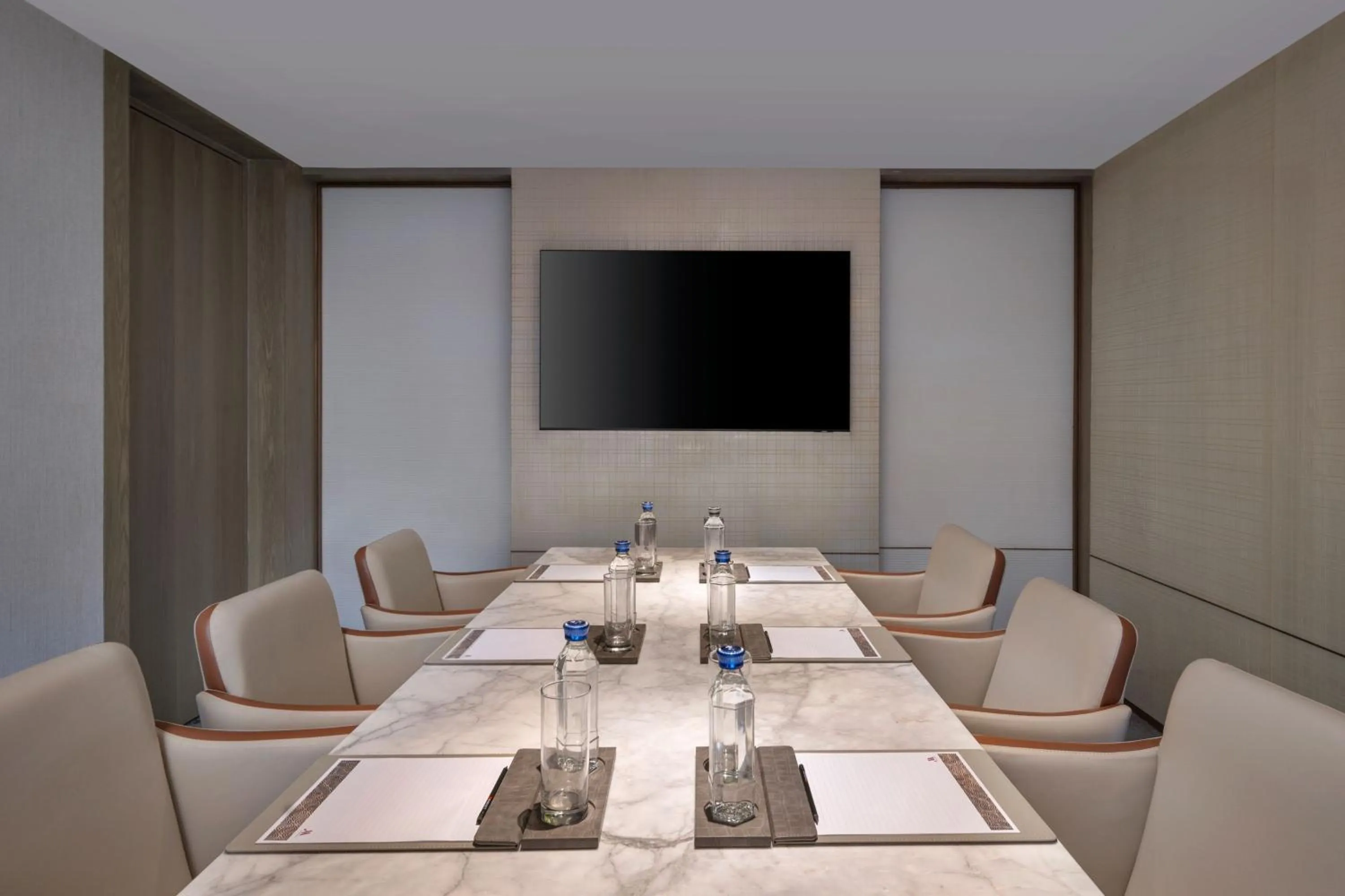 Lounge or bar in Navi Mumbai Marriott