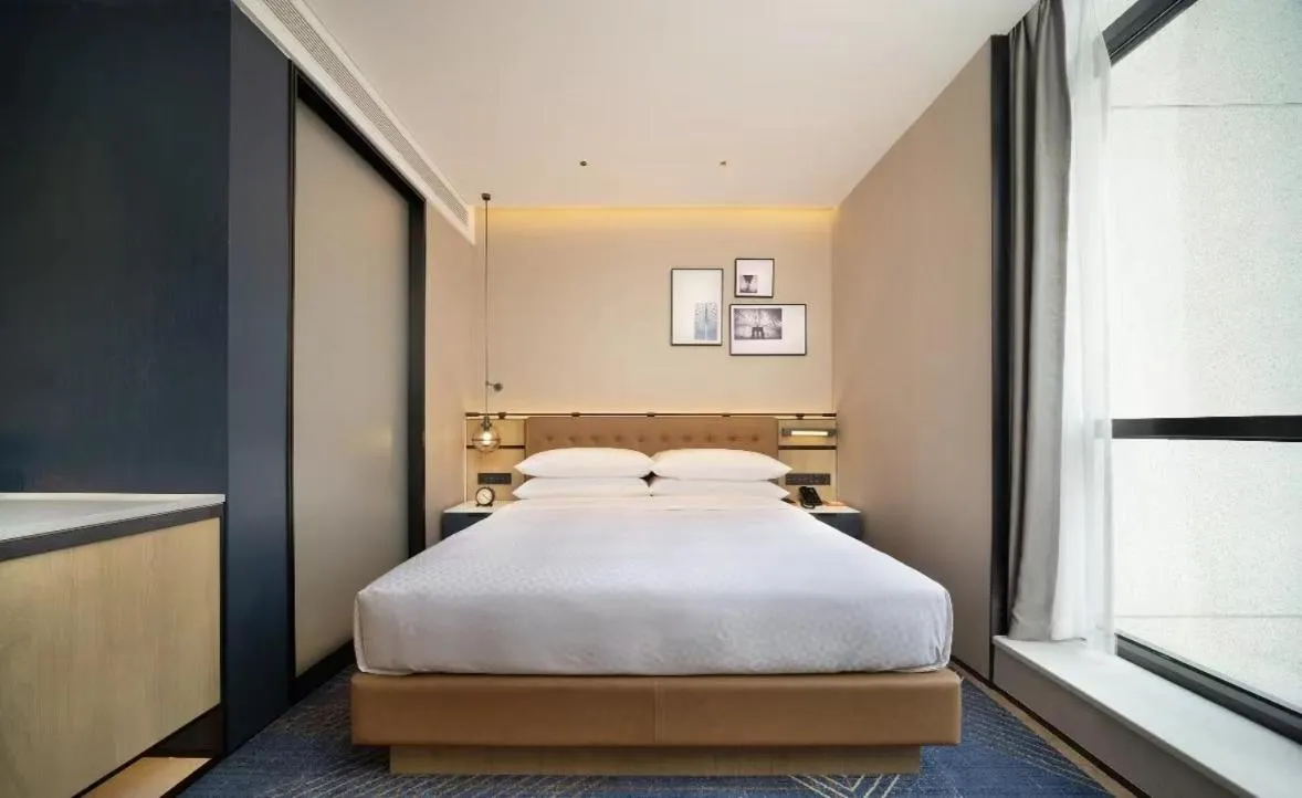 Bed in Four Points by Sheraton Chengdu, High-Tech Zone Exhibition Center