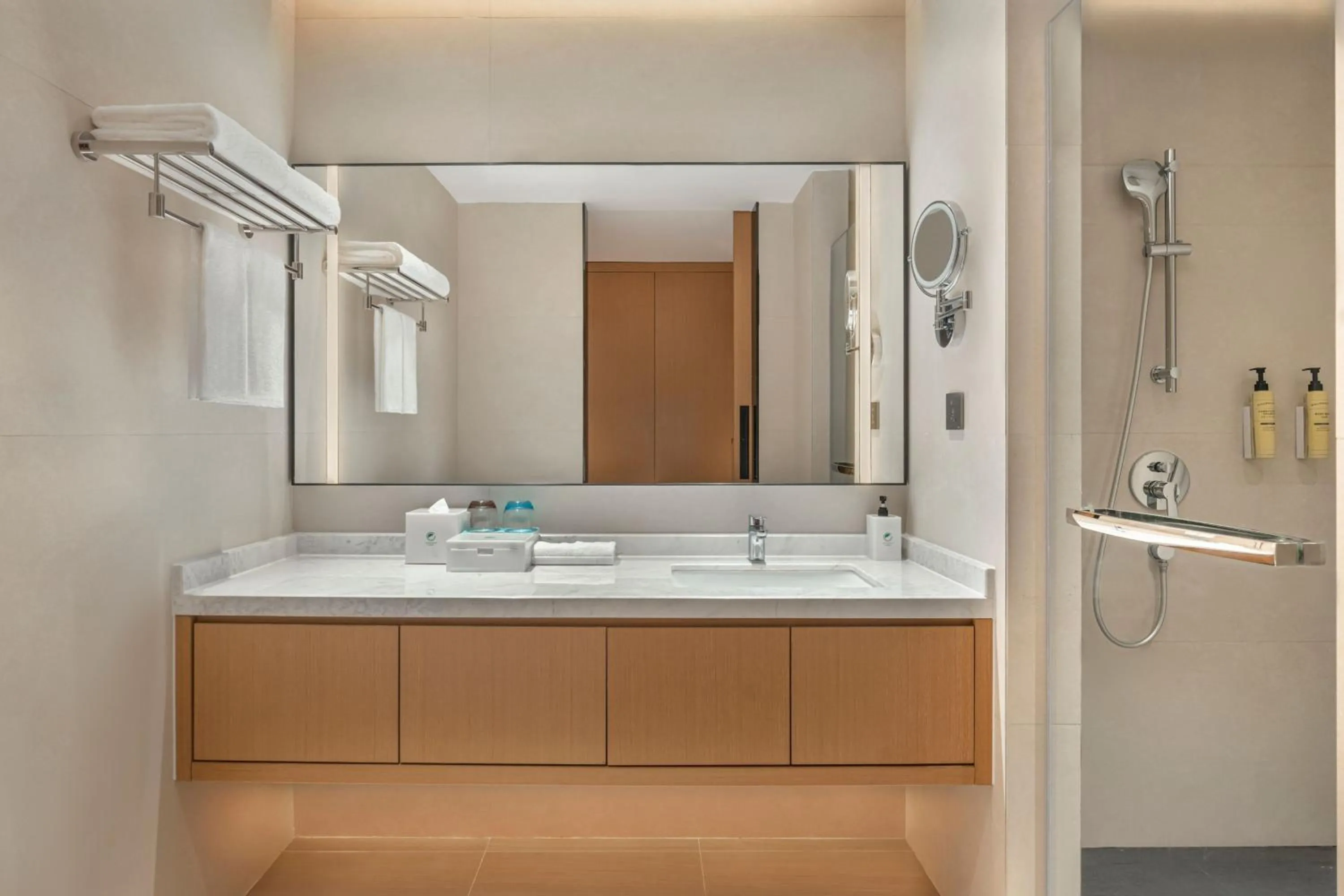 Bathroom in Element Yangjiang Hailing Island