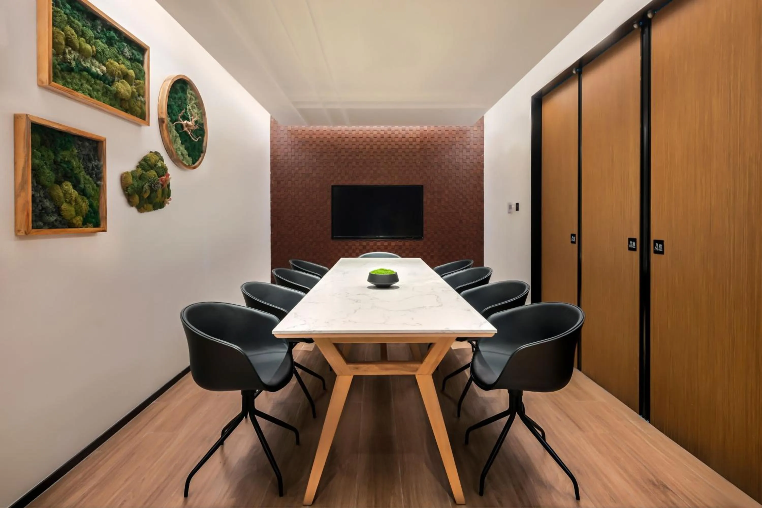 Restaurant/places to eat in Element Yangjiang Hailing Island