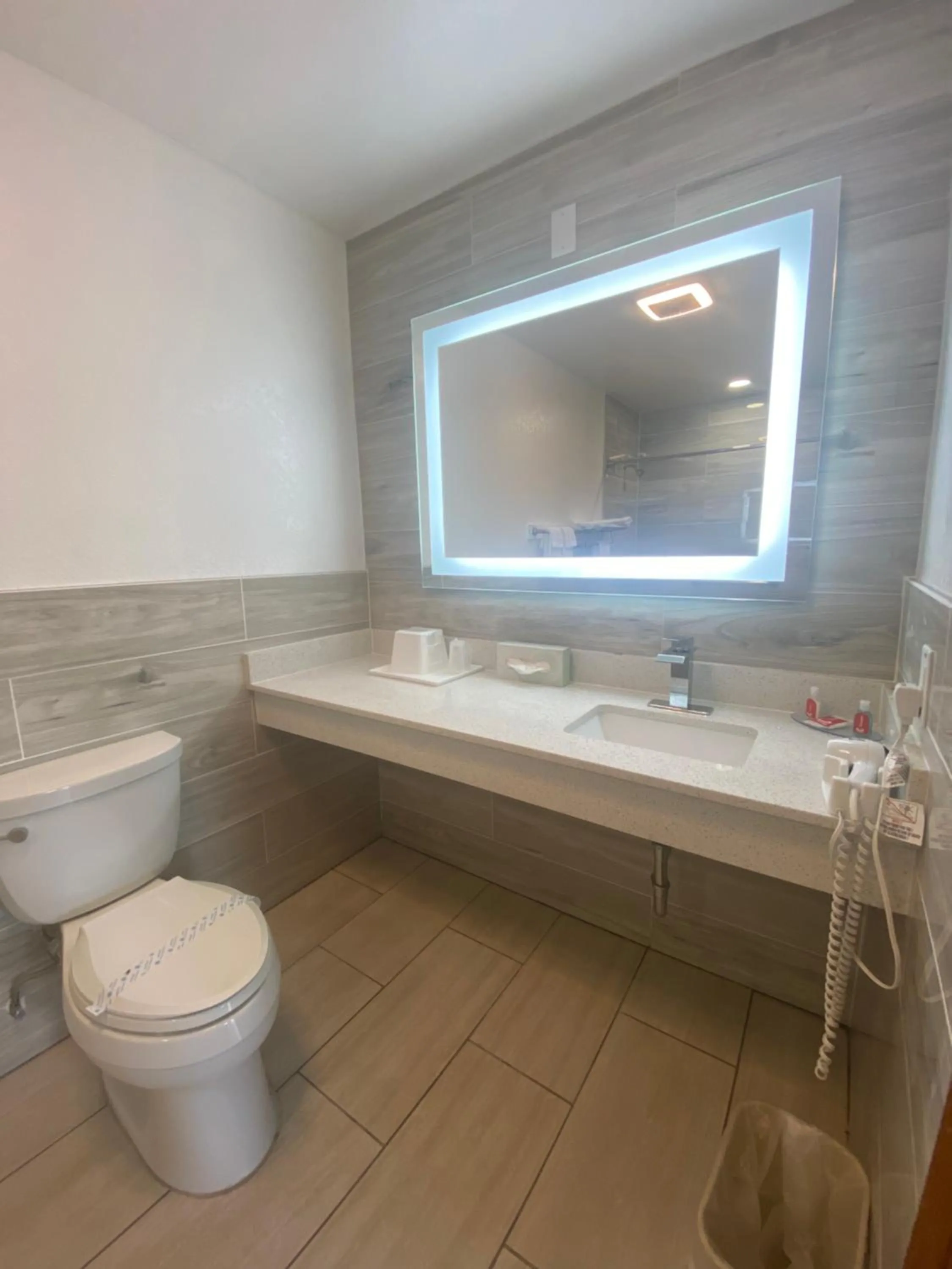 Econolodge inn & suites