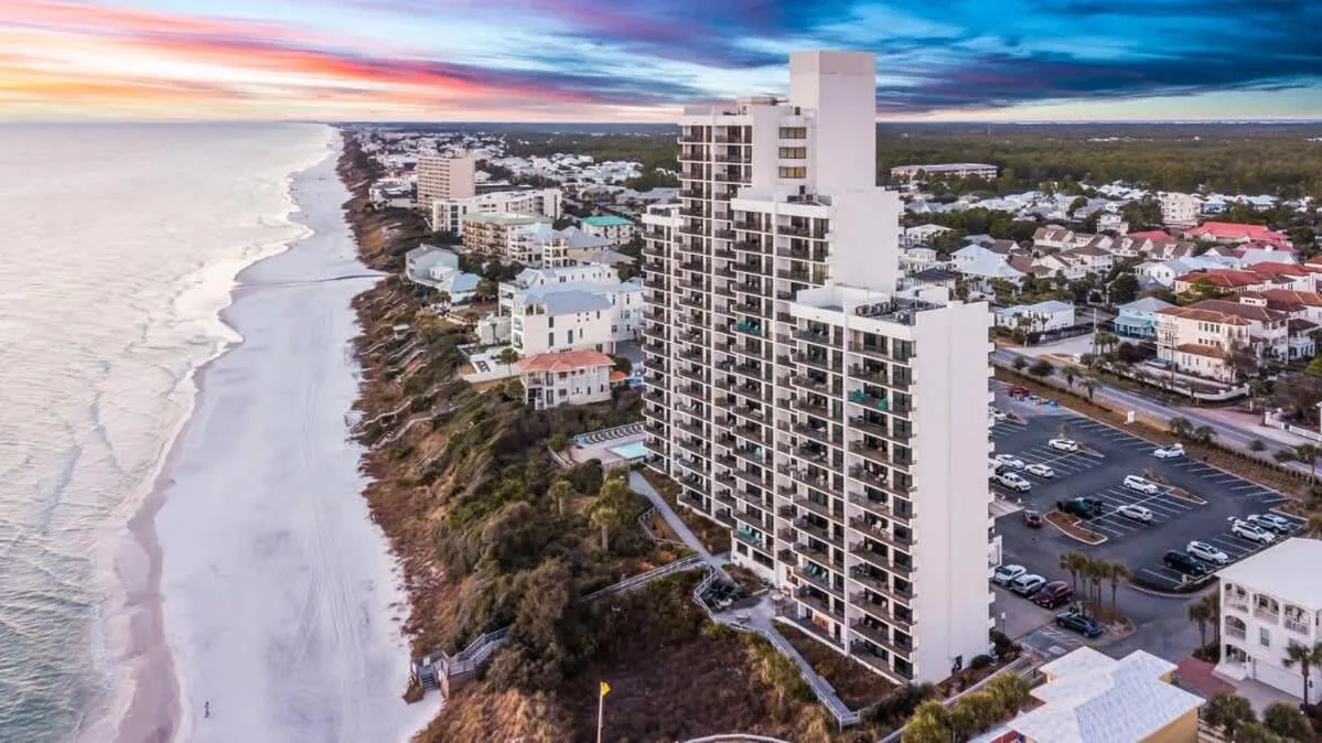 One Seagrove Place 1306