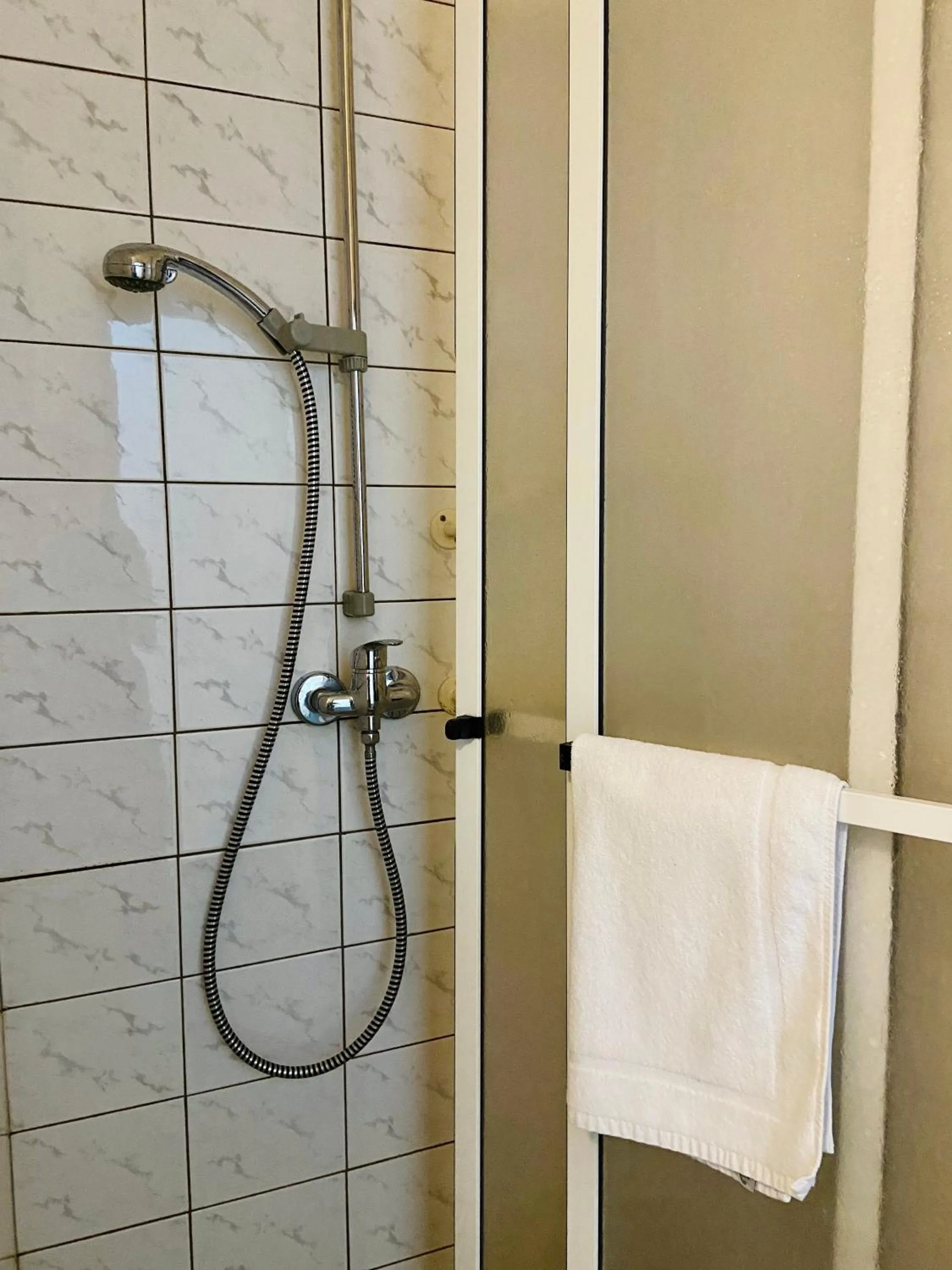 Shower in Hotel Ďumbier