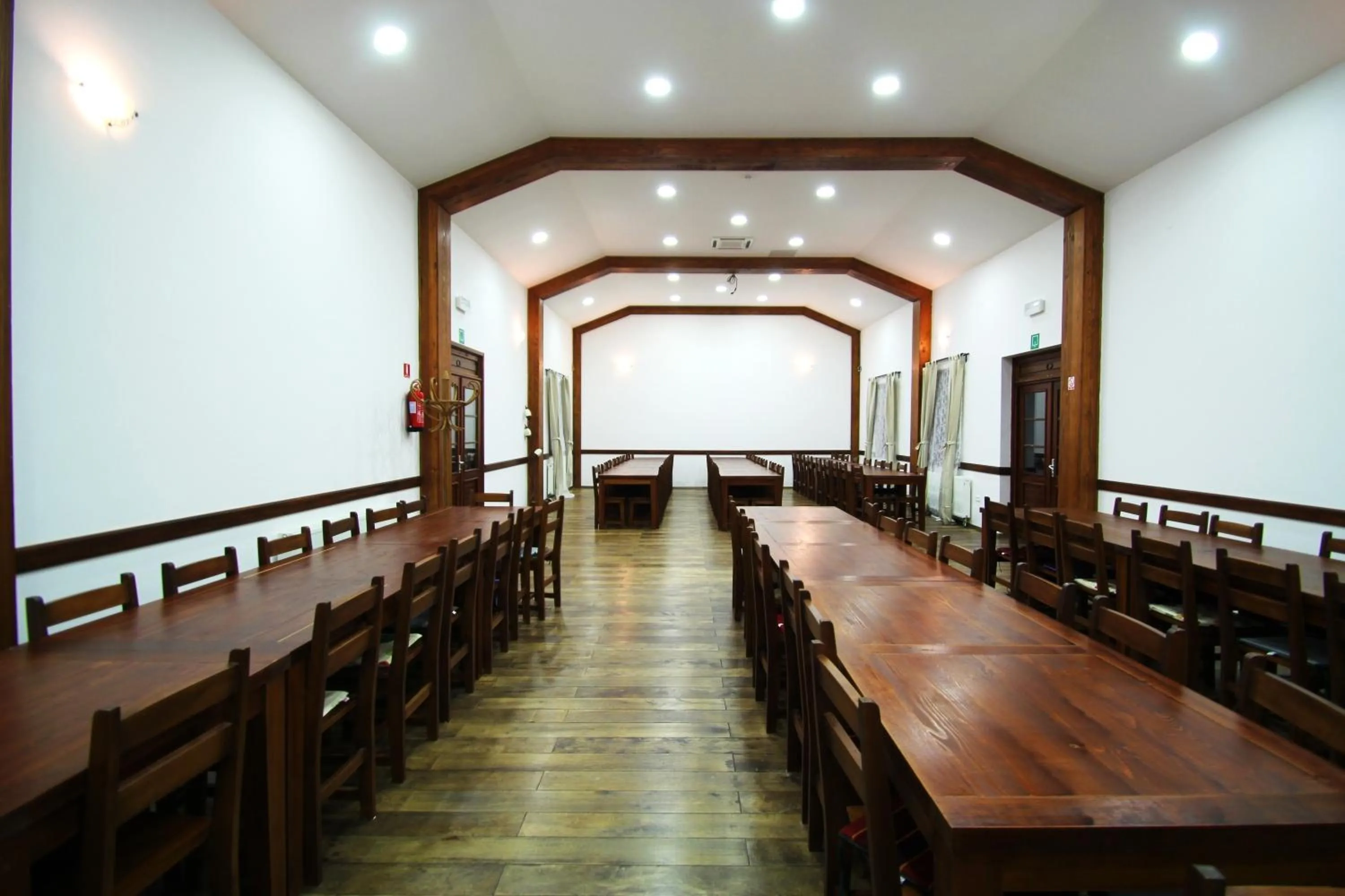 Restaurant/places to eat in Hotel Lug