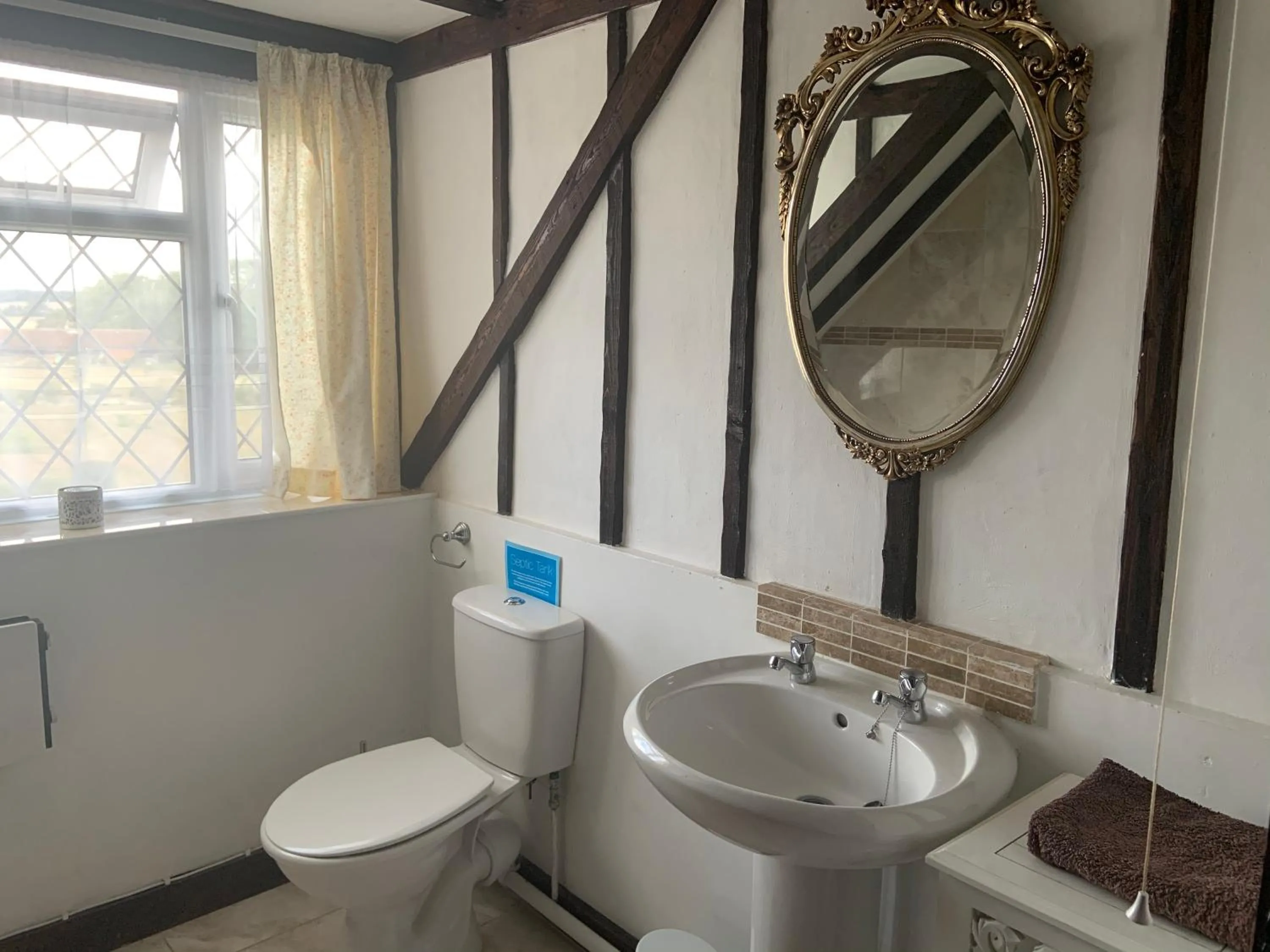 Toilet in Rose Cottage