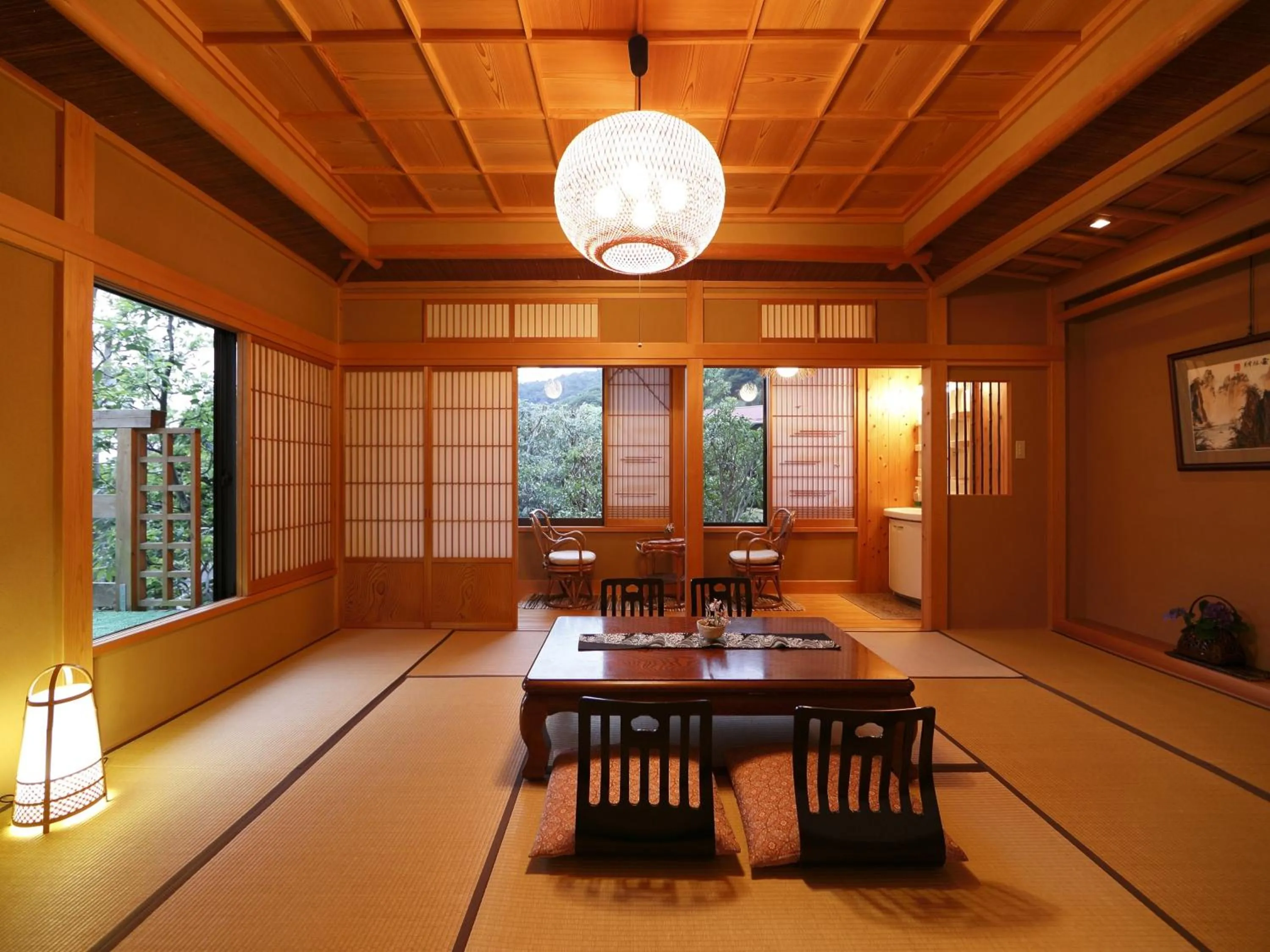 Seating area in Sansuisou