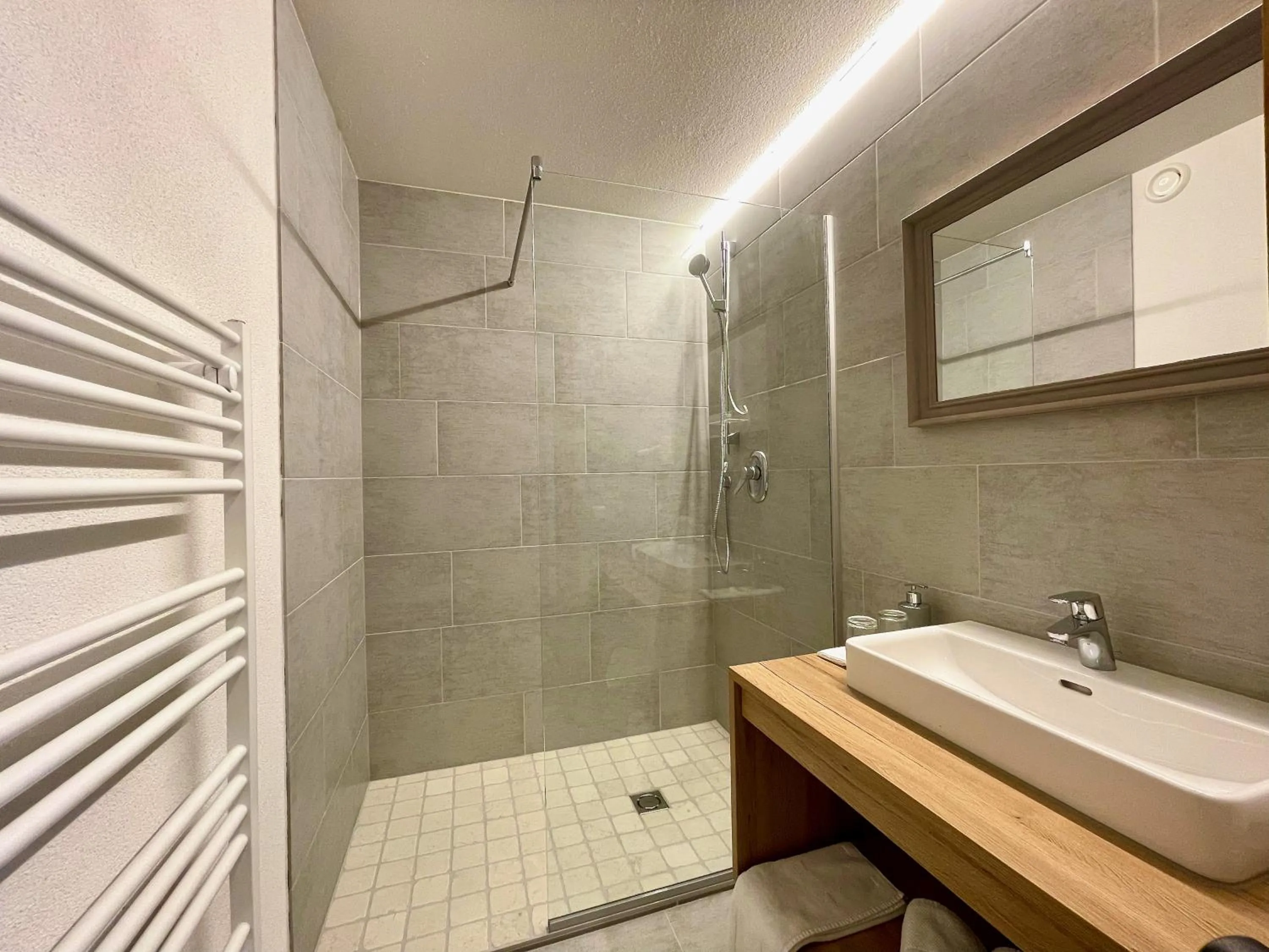 Shower in Apart Fortuna