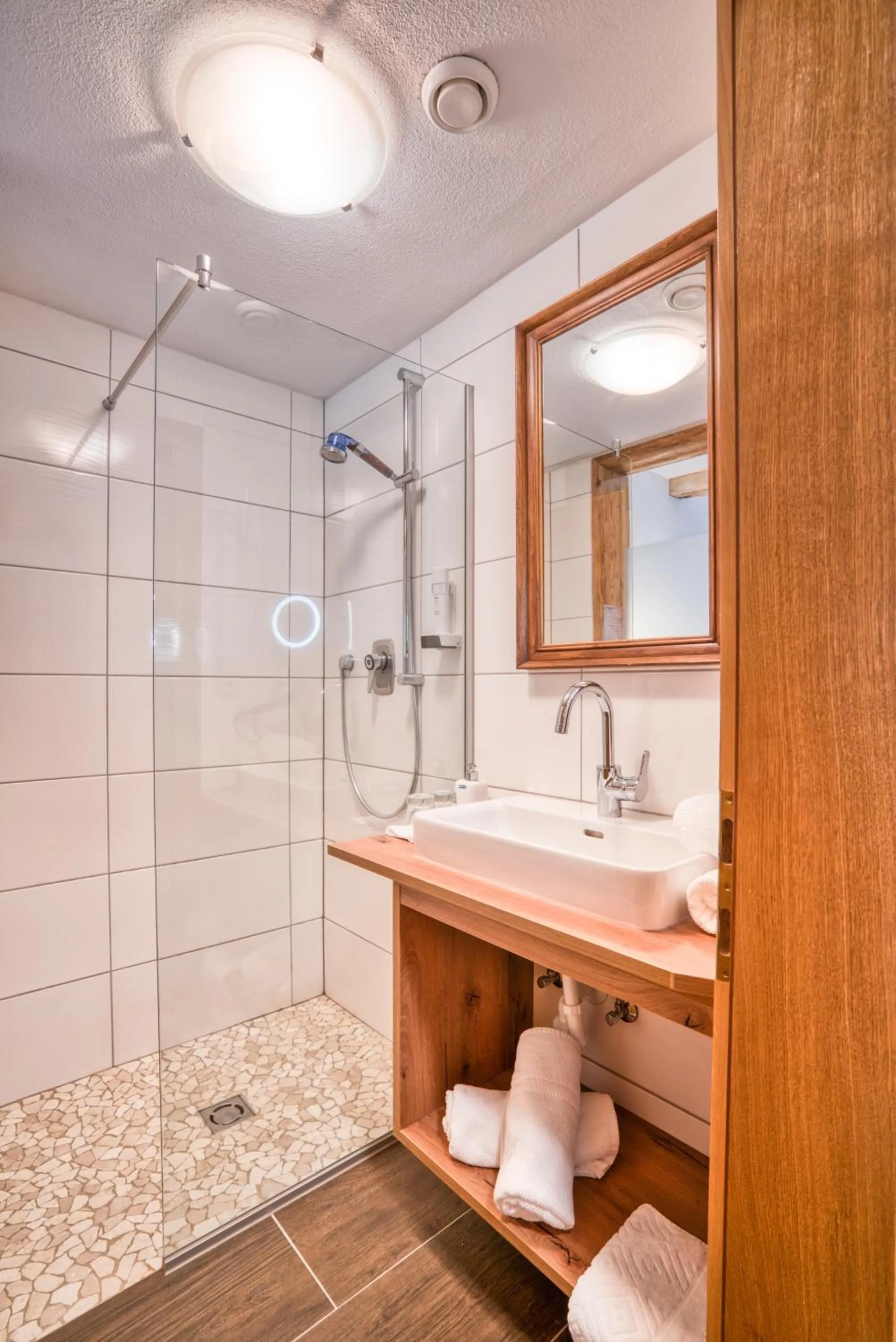 Shower in Apart Fortuna