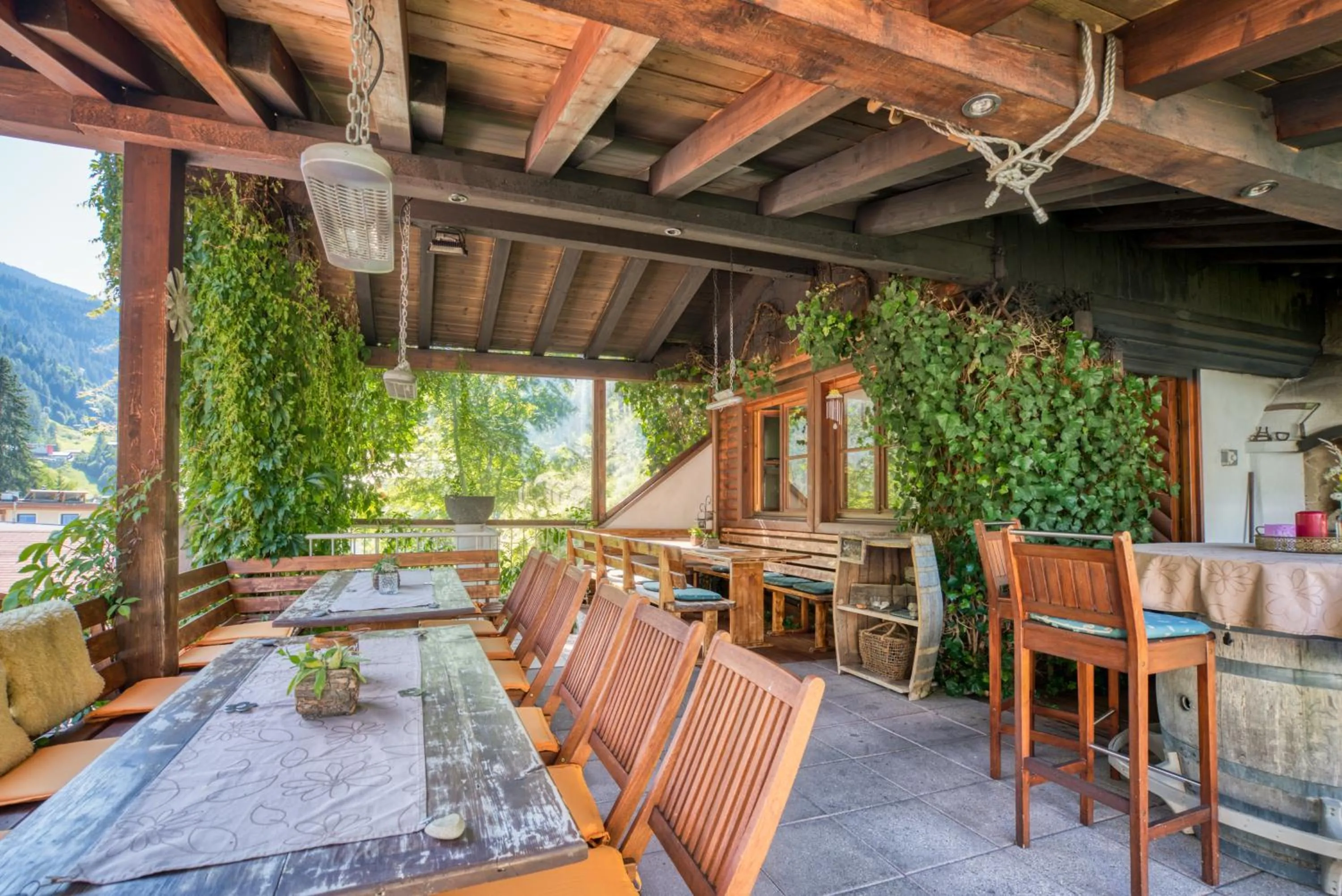 Dining area in Apart Fortuna