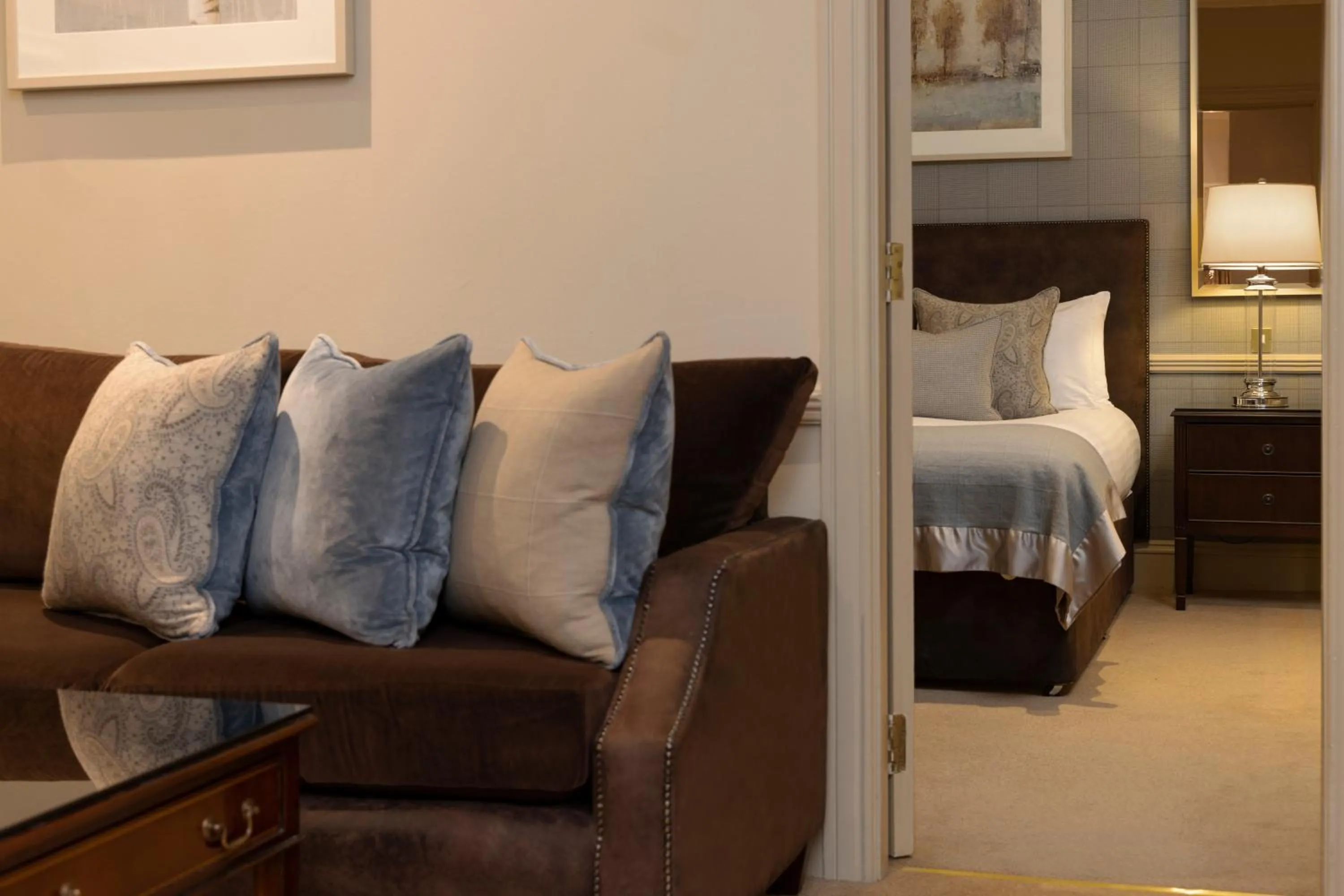 Seating area, Bed in Thainstone House