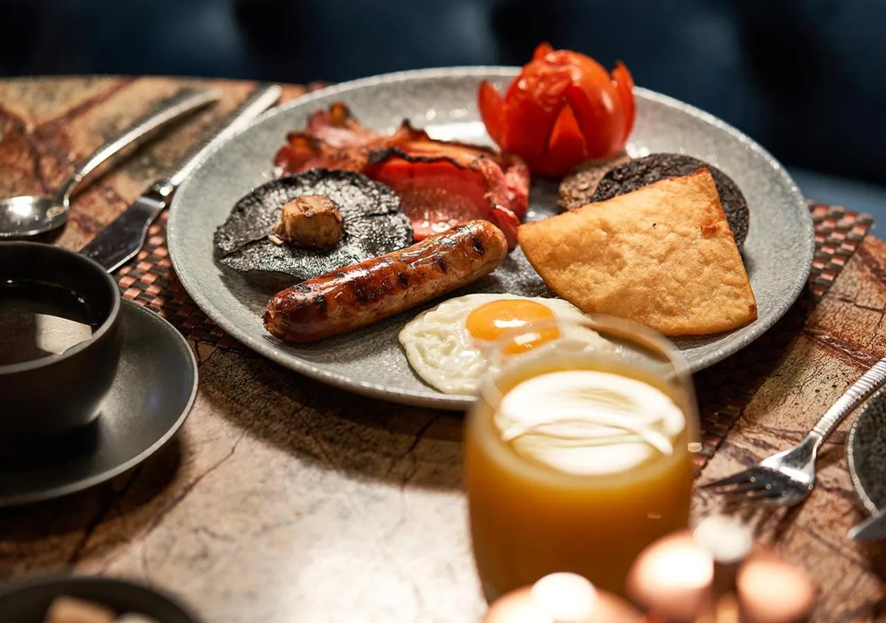 Breakfast in Thainstone House