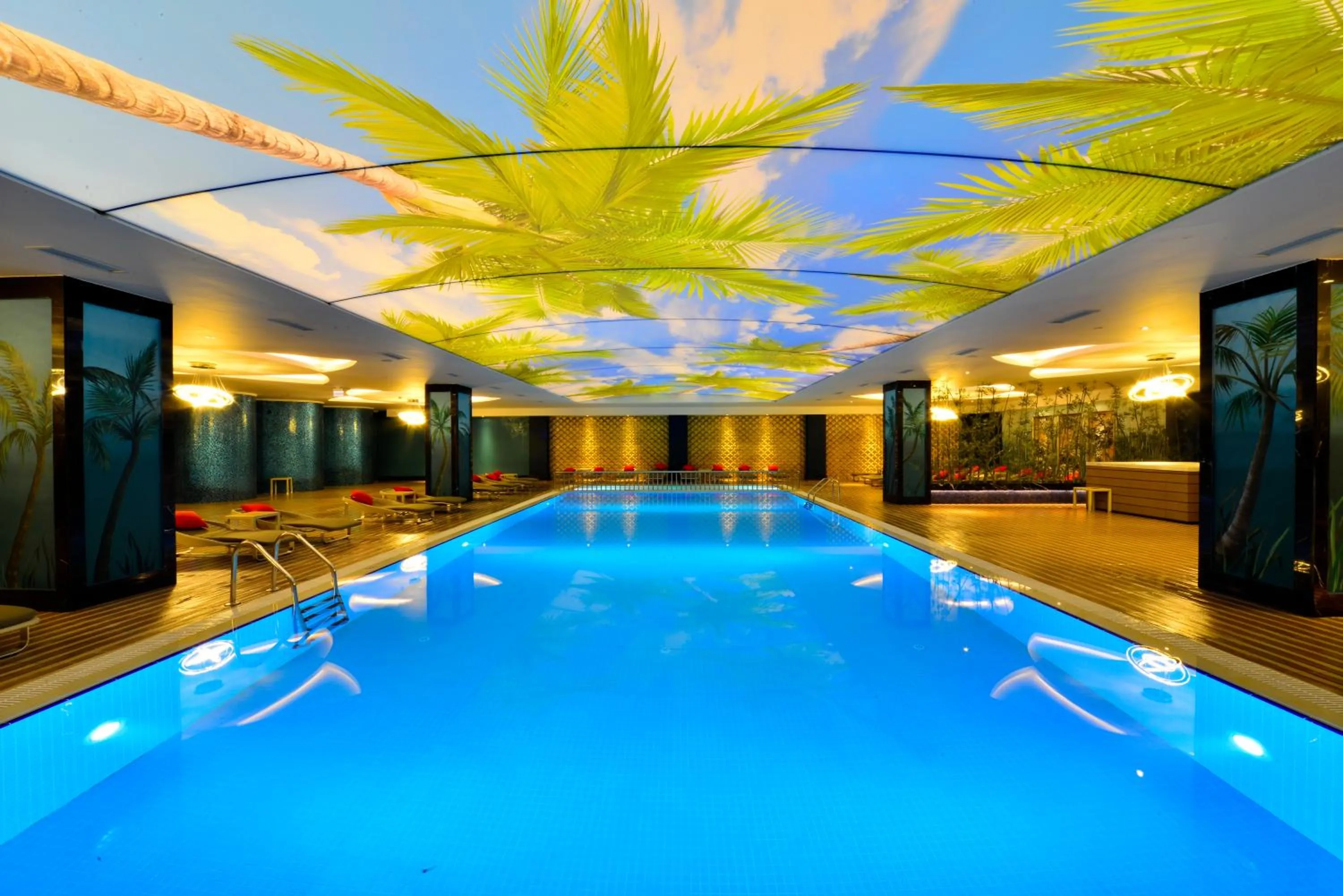 Swimming pool in Azura Deluxe Resort & Spa - Ultra All Inclusive