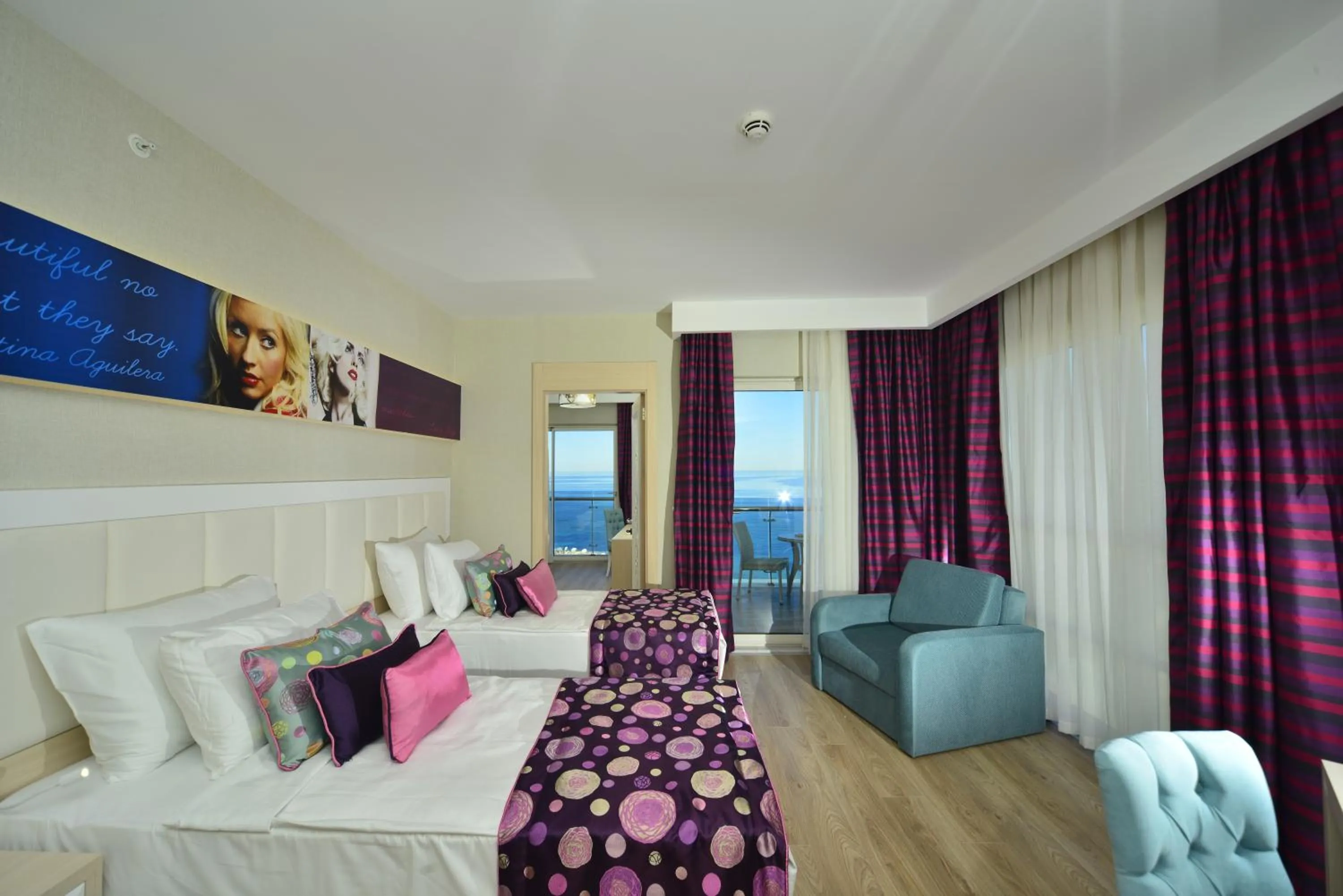 Property building, Bed in Azura Deluxe Resort & Spa - Ultra All Inclusive