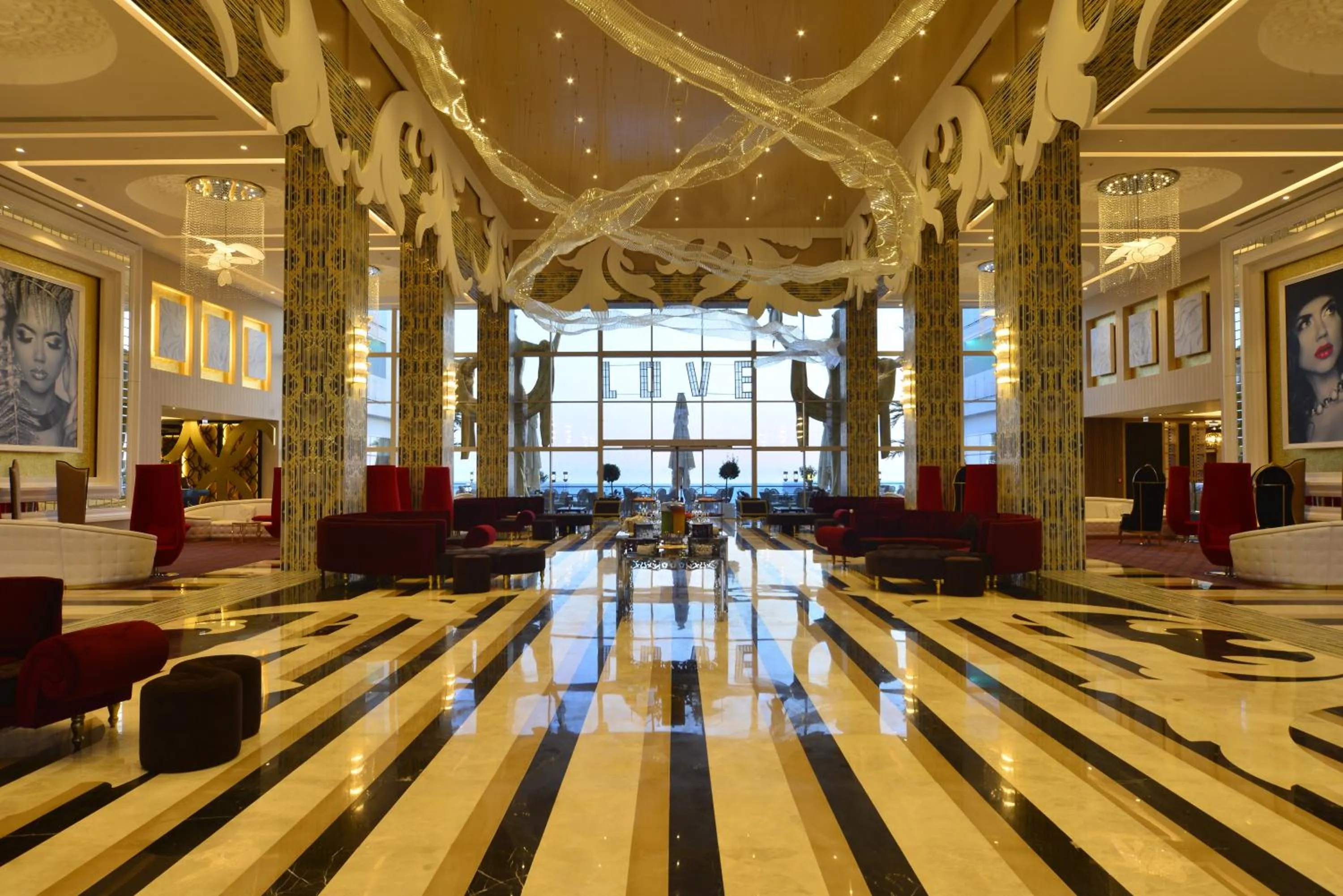 Lobby or reception in Azura Deluxe Resort & Spa - Ultra All Inclusive