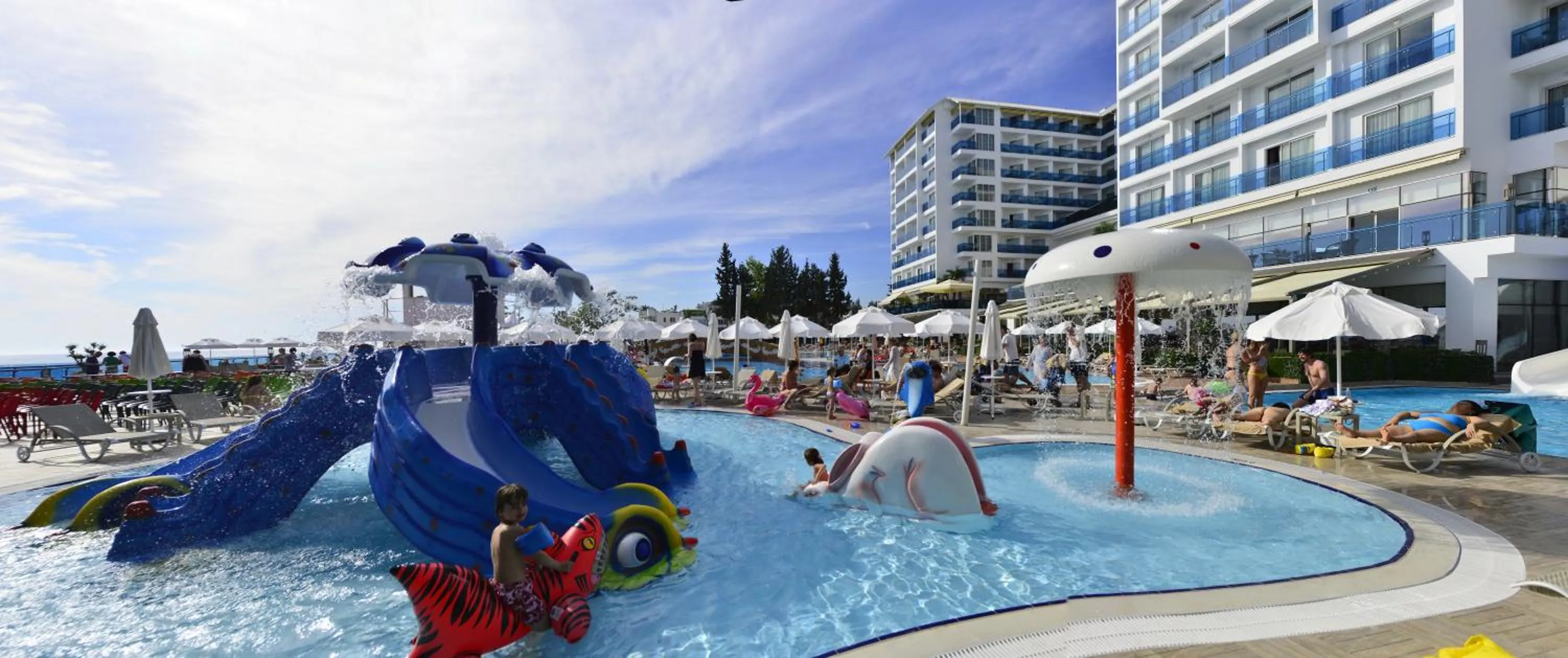 Swimming pool in Azura Deluxe Resort & Spa - Ultra All Inclusive