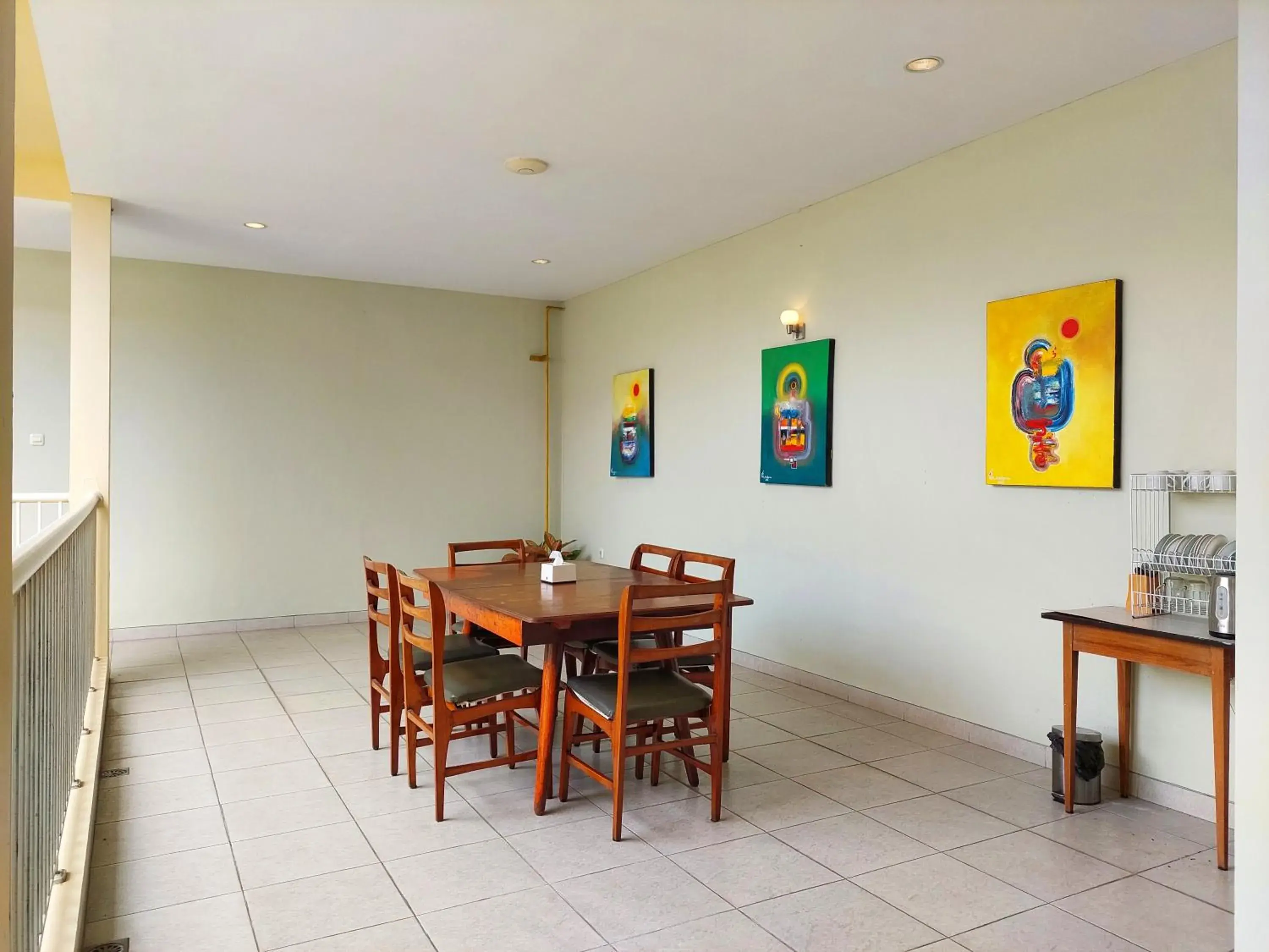 Seating area in Shinta Guesthouse Seating area in Shinta Guesthouse