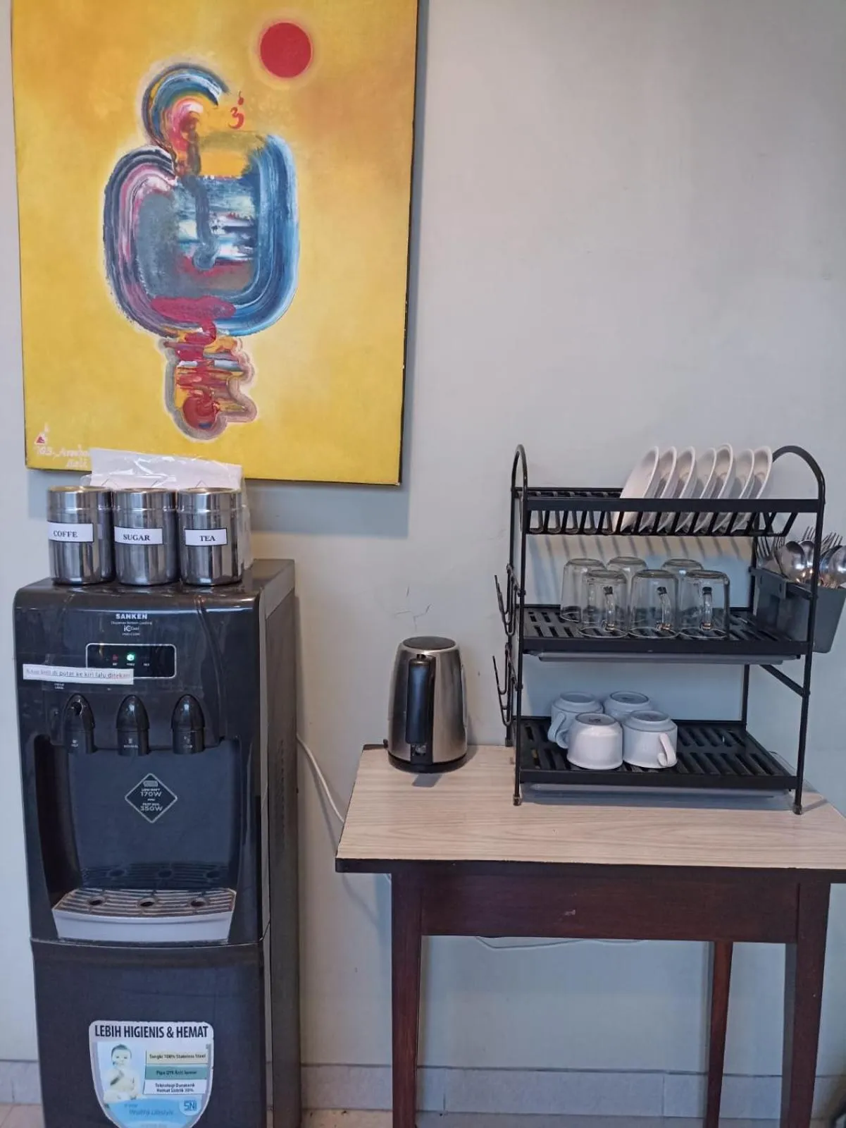 Coffee/tea facilities in Shinta Guesthouse