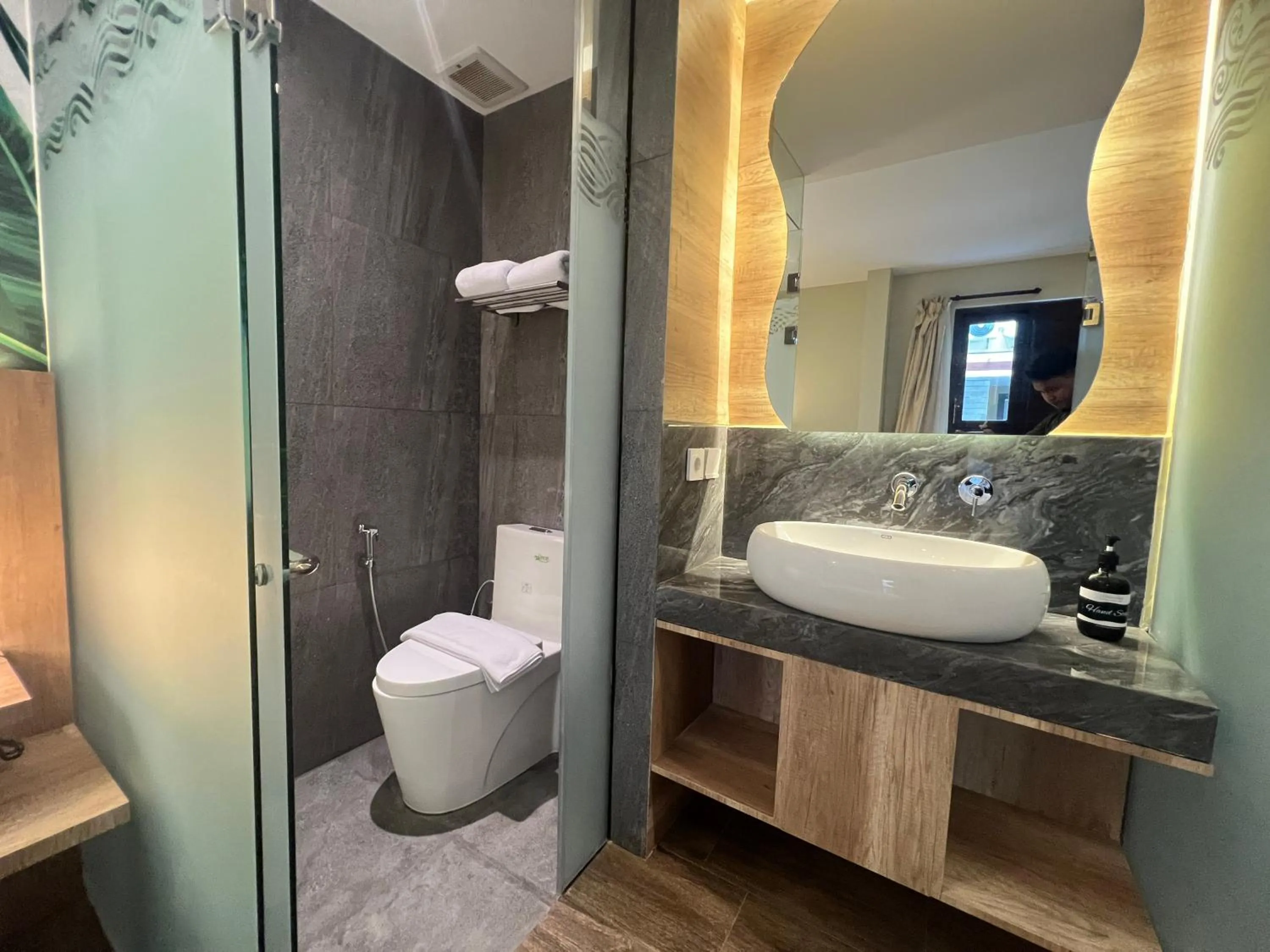 Shower in Shinta Guesthouse