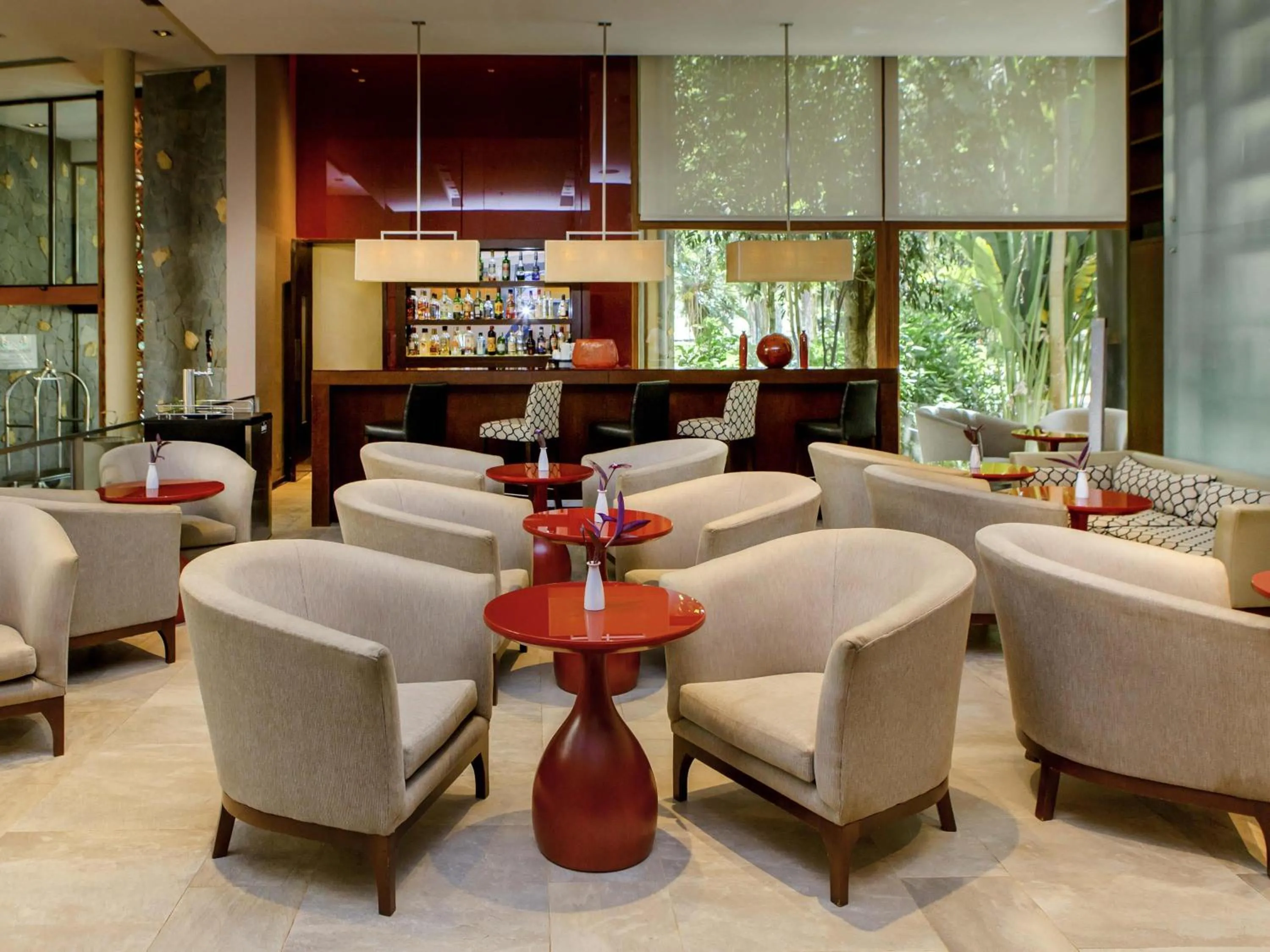 Lounge or bar in Mercure Iguazu Hotel Iru