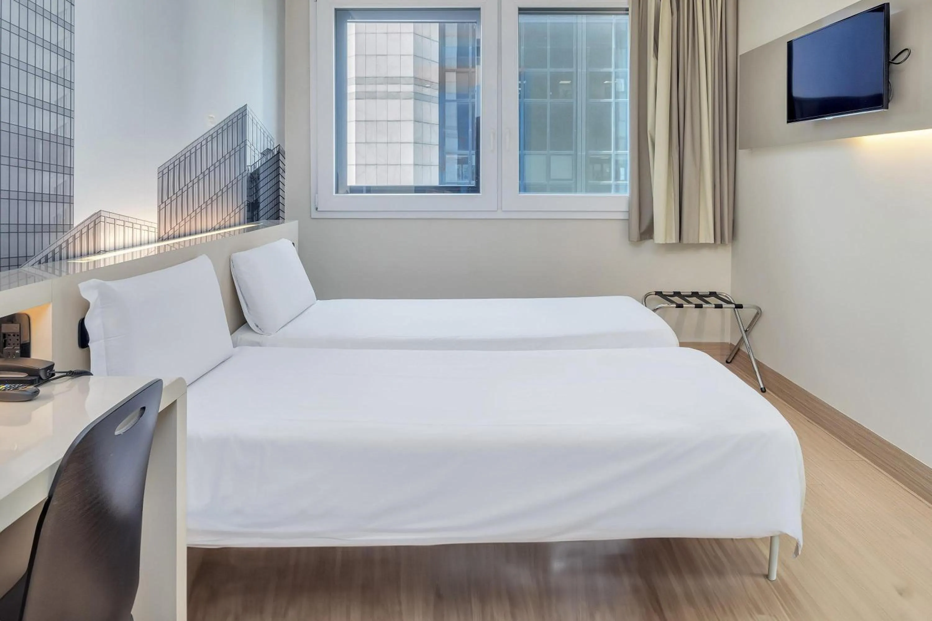 Photo of the whole room, Bed in B&B Hotel Milano Cenisio Garibaldi