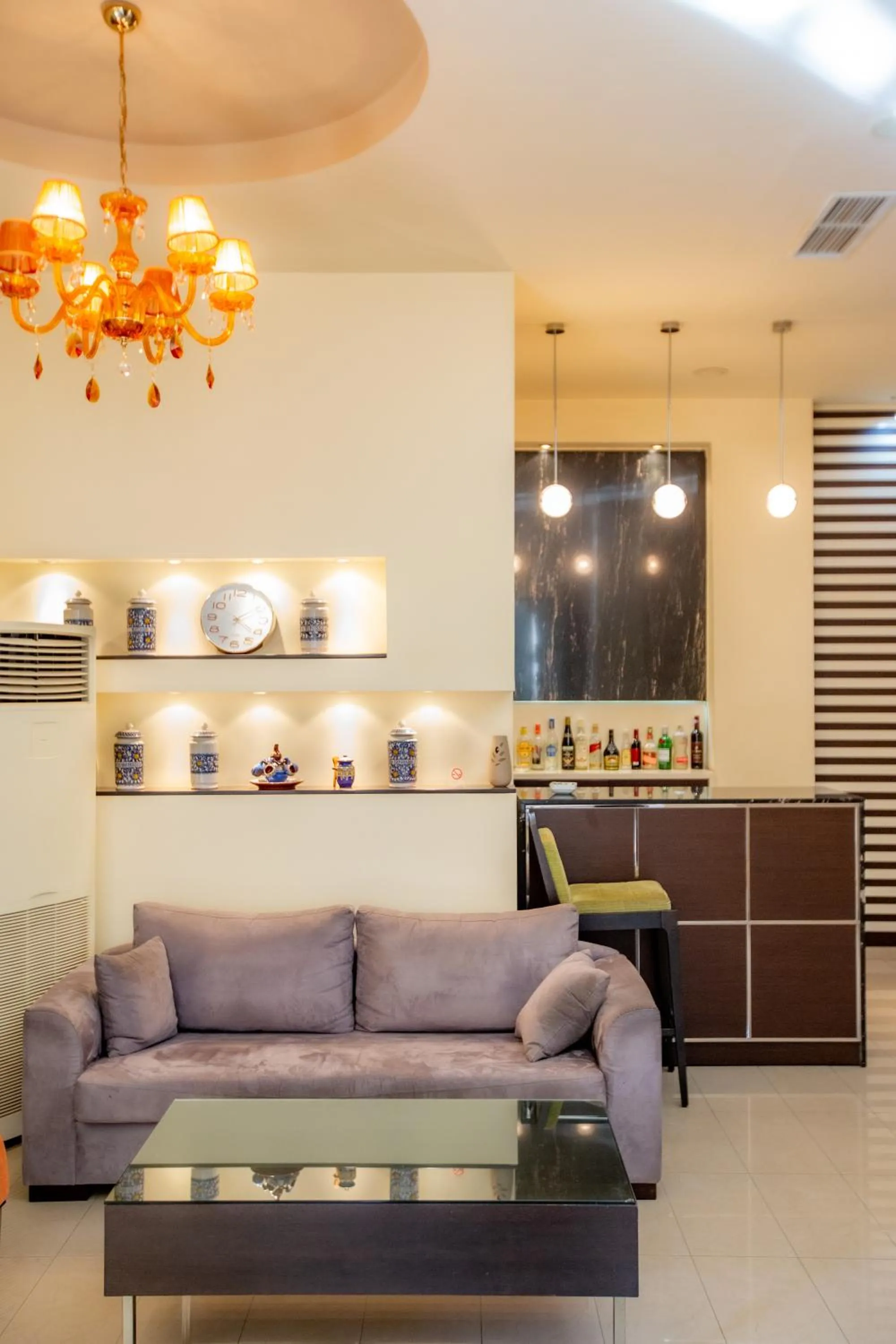 Seating area in Giannis Hotel