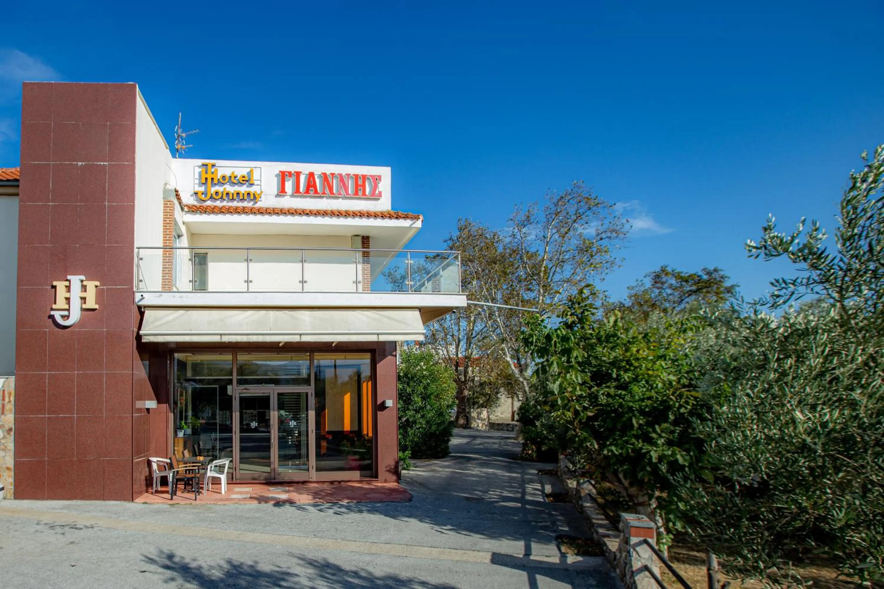 Property building in Giannis Hotel