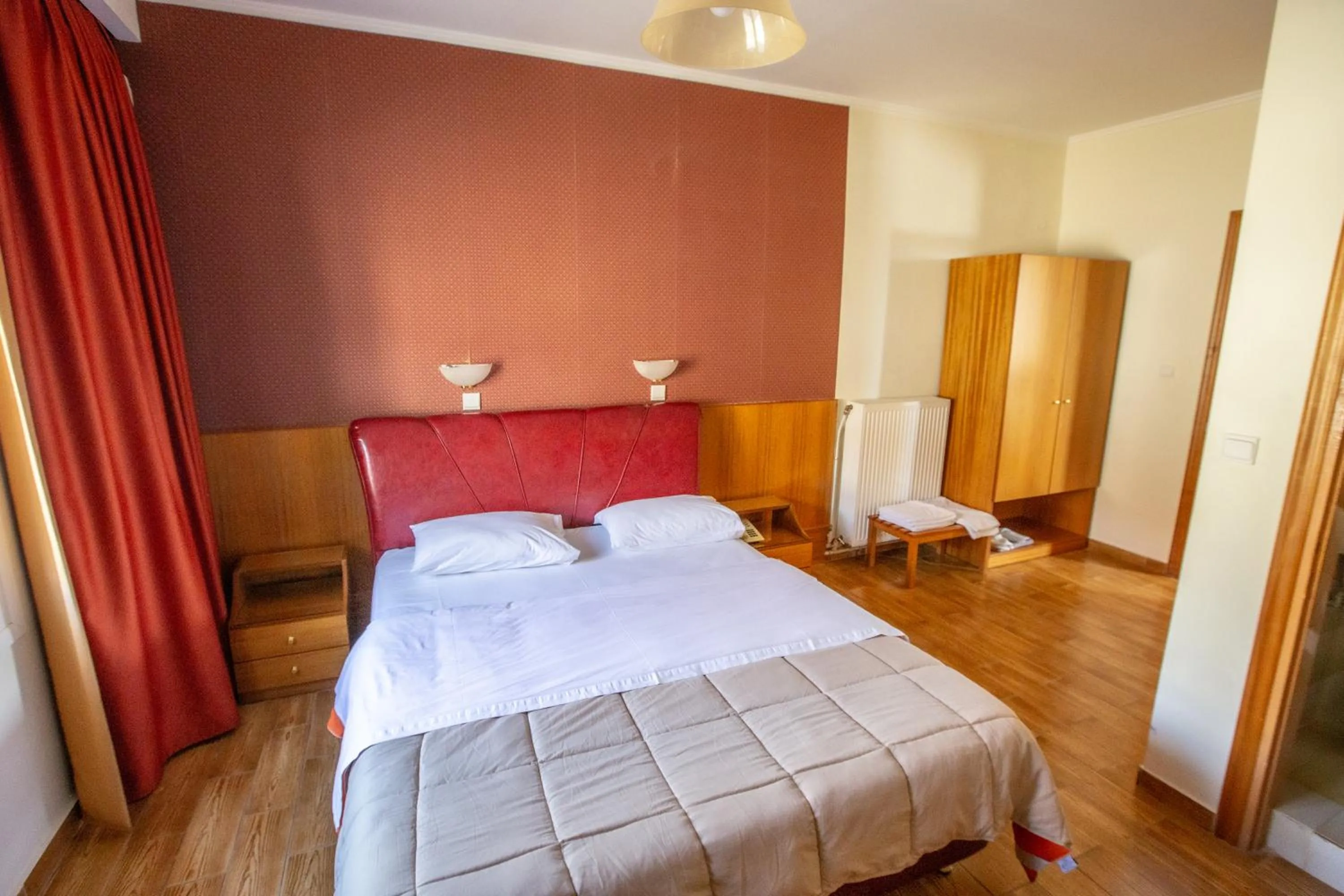 Bed in Giannis Hotel