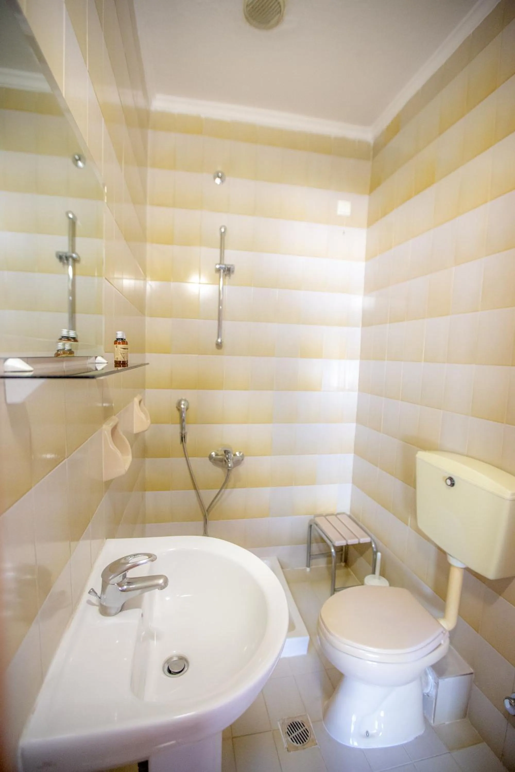 Shower in Giannis Hotel