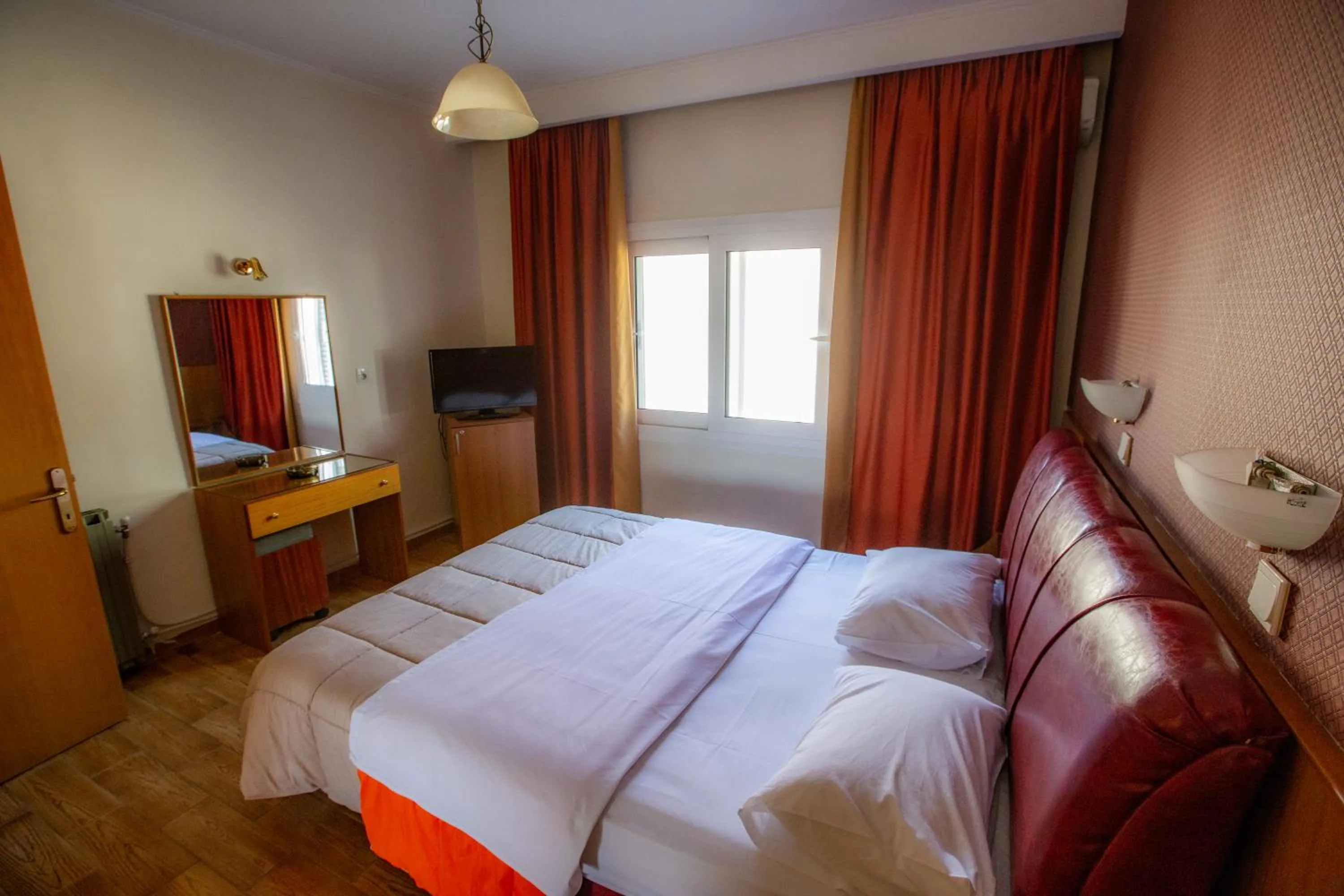 Bed in Giannis Hotel