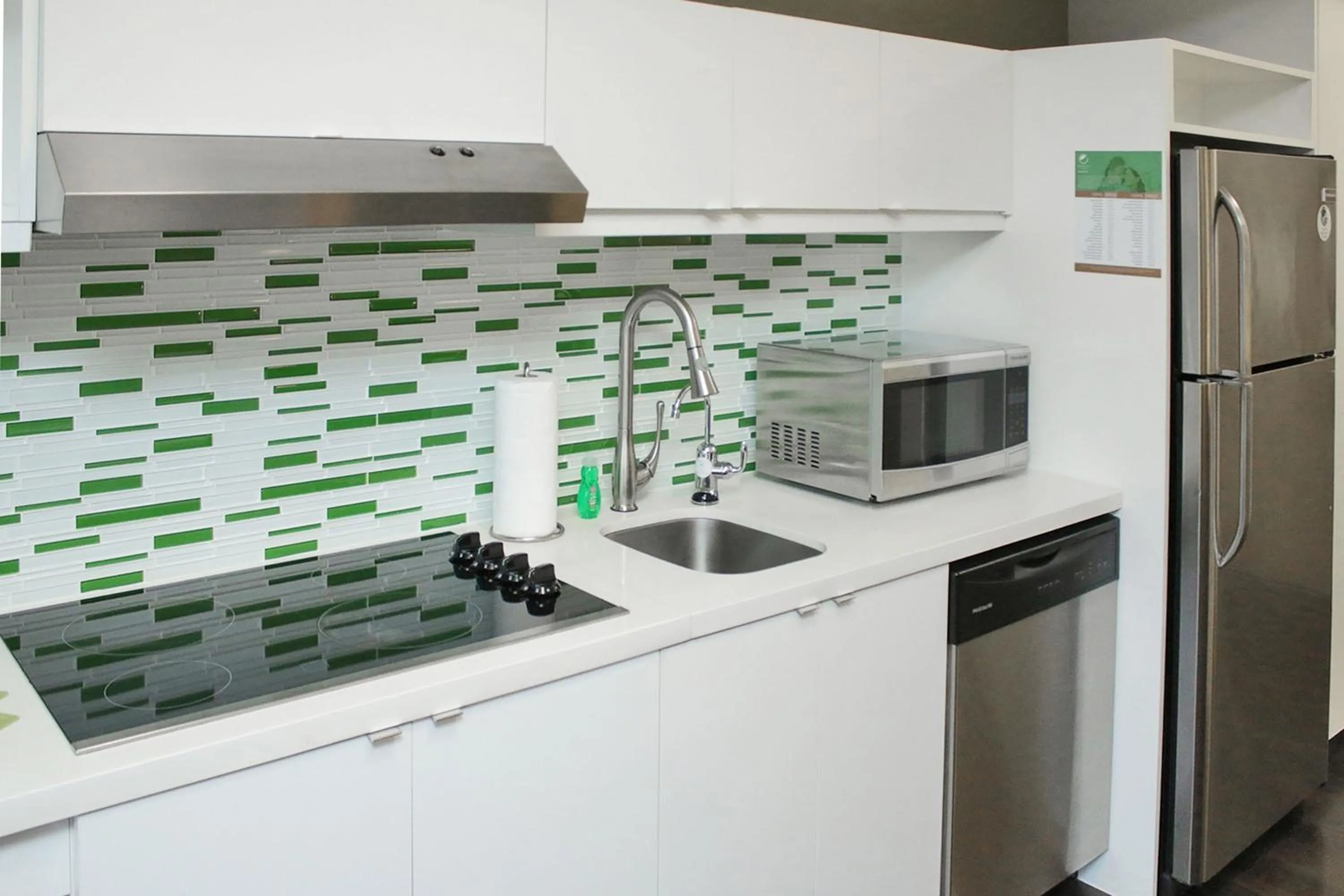 Kitchen or kitchenette in Element Miami Doral