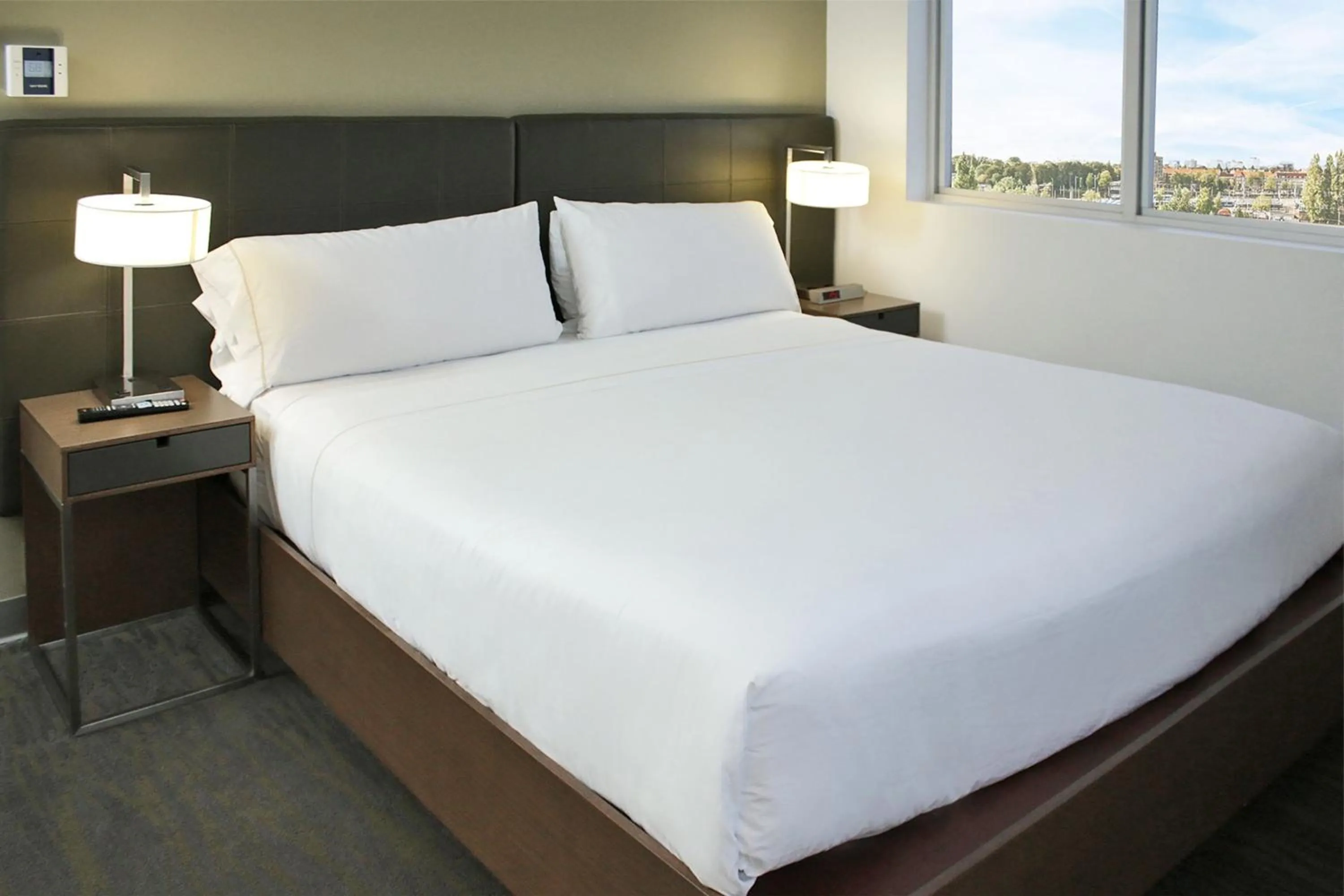 Bedroom, Bed in Element Miami Doral