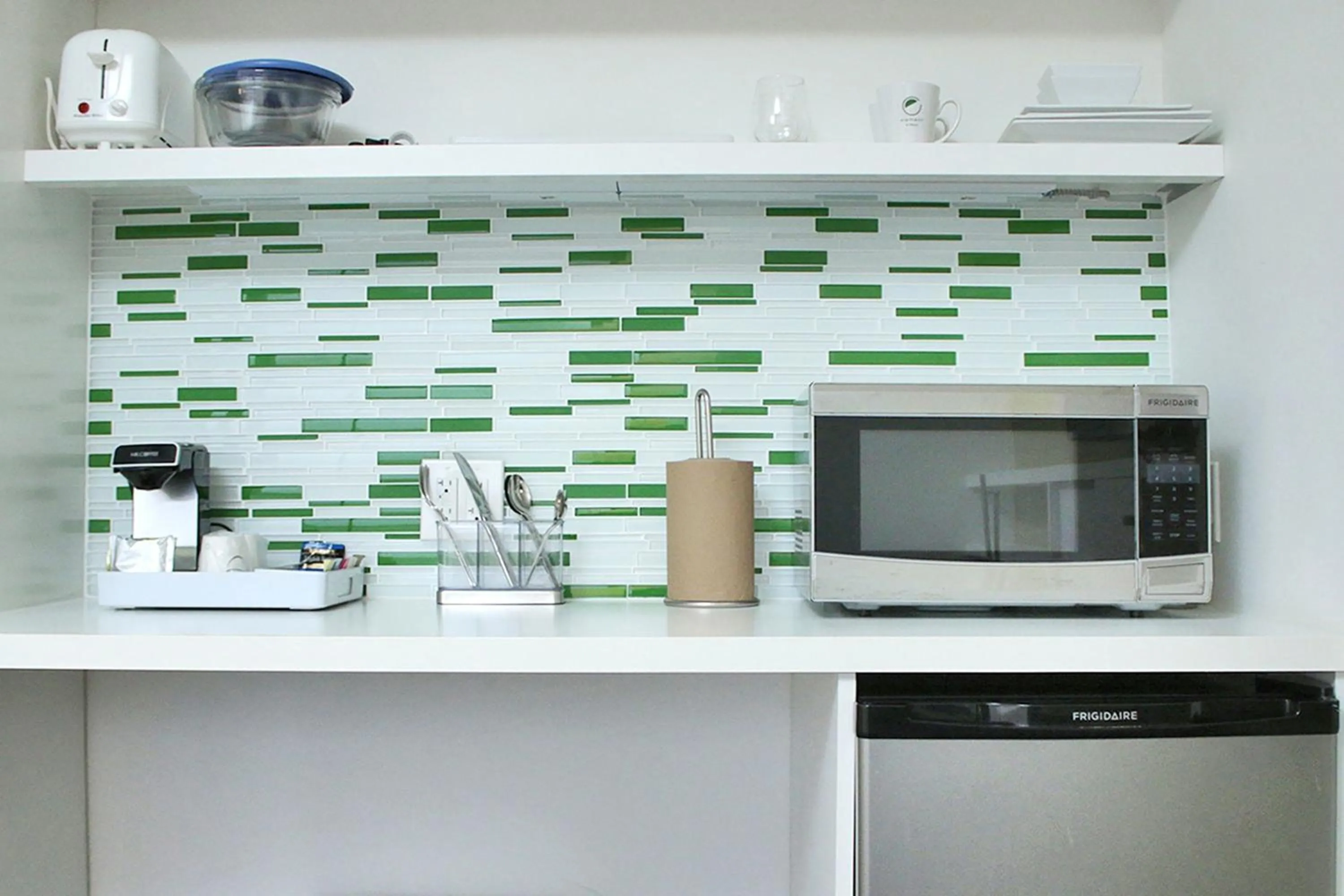 Kitchen or kitchenette in Element Miami Doral