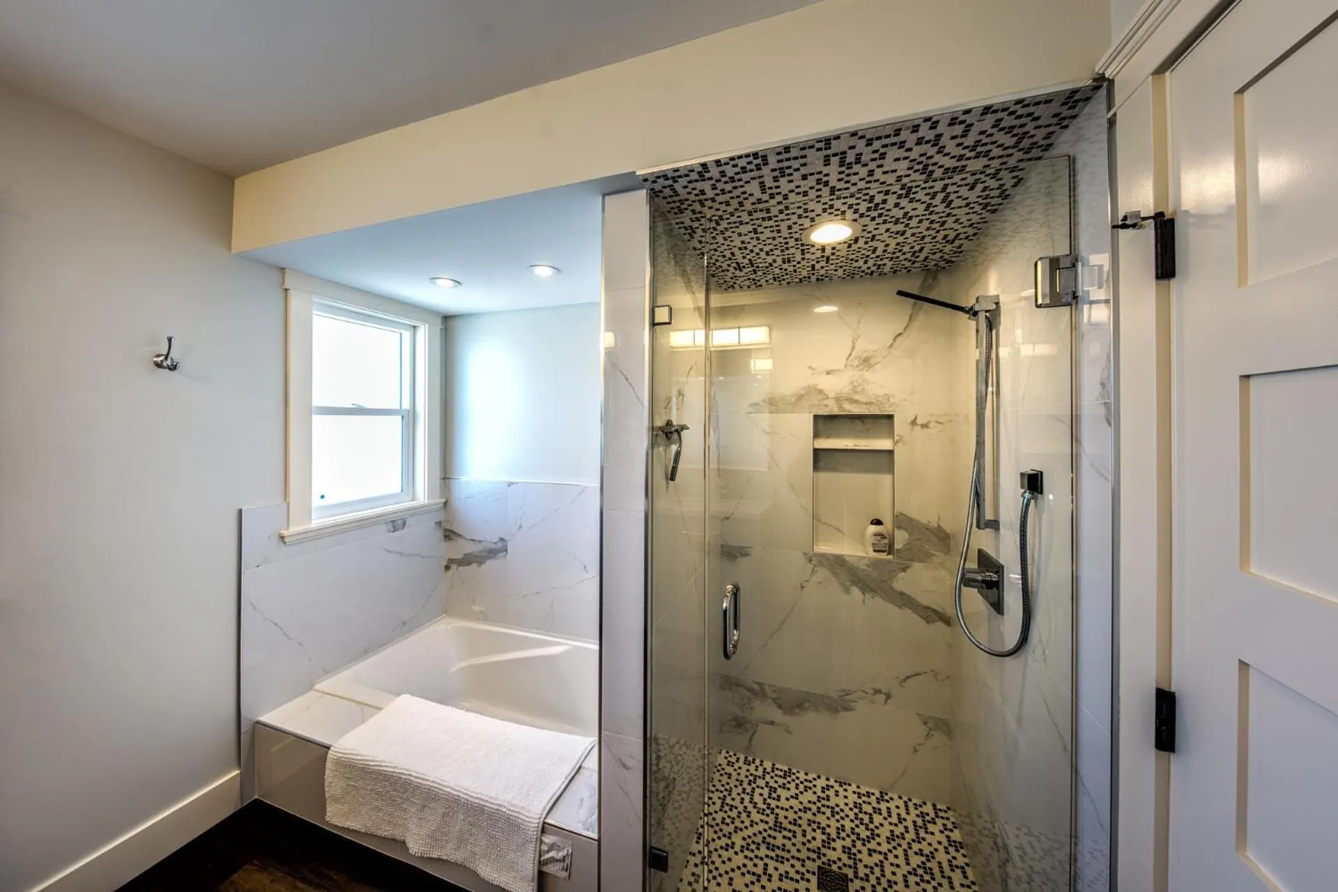 Qualicum Beach Ocean Suites