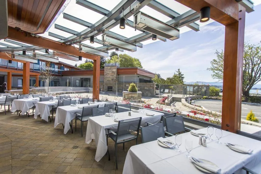 Qualicum Beach Ocean Suites