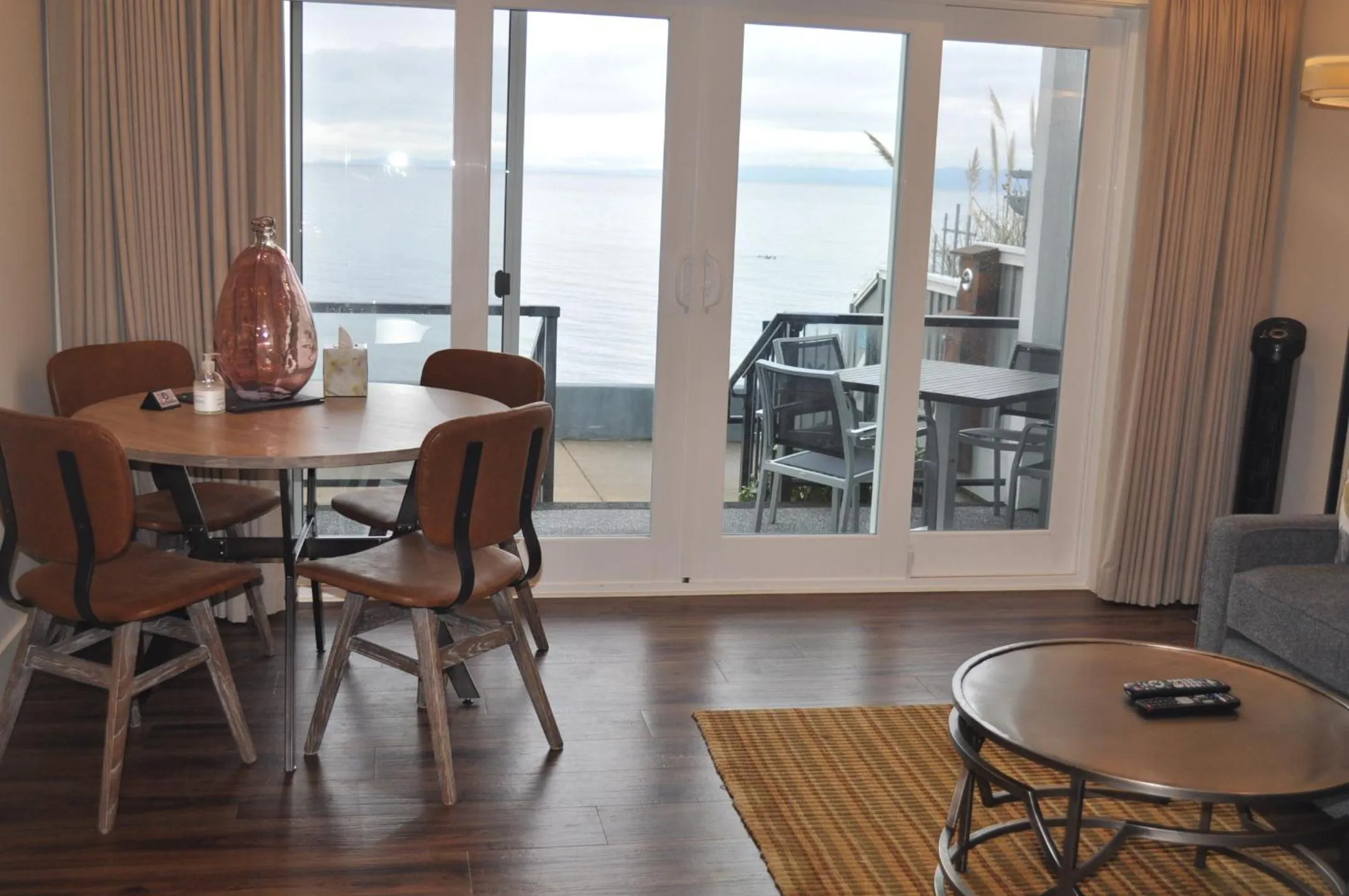 Qualicum Beach Ocean Suites