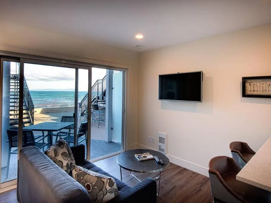 Qualicum Beach Ocean Suites