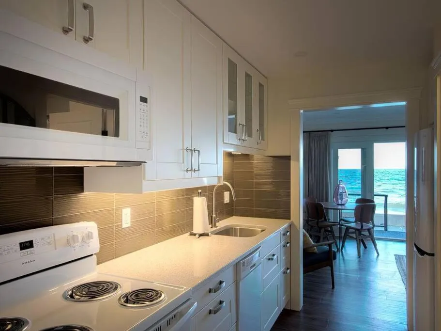 Qualicum Beach Ocean Suites