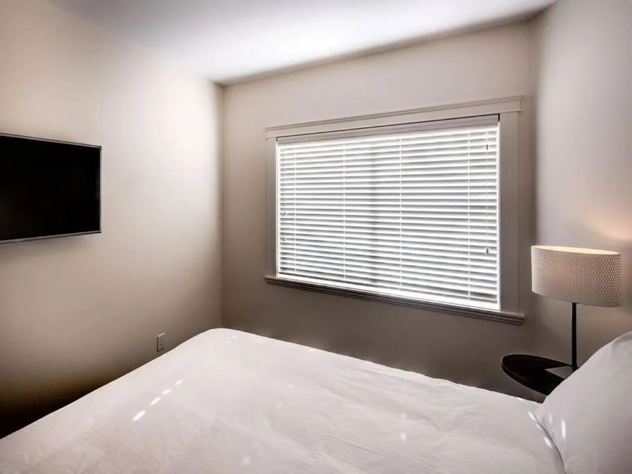 Bed in Qualicum Beach Ocean Suites