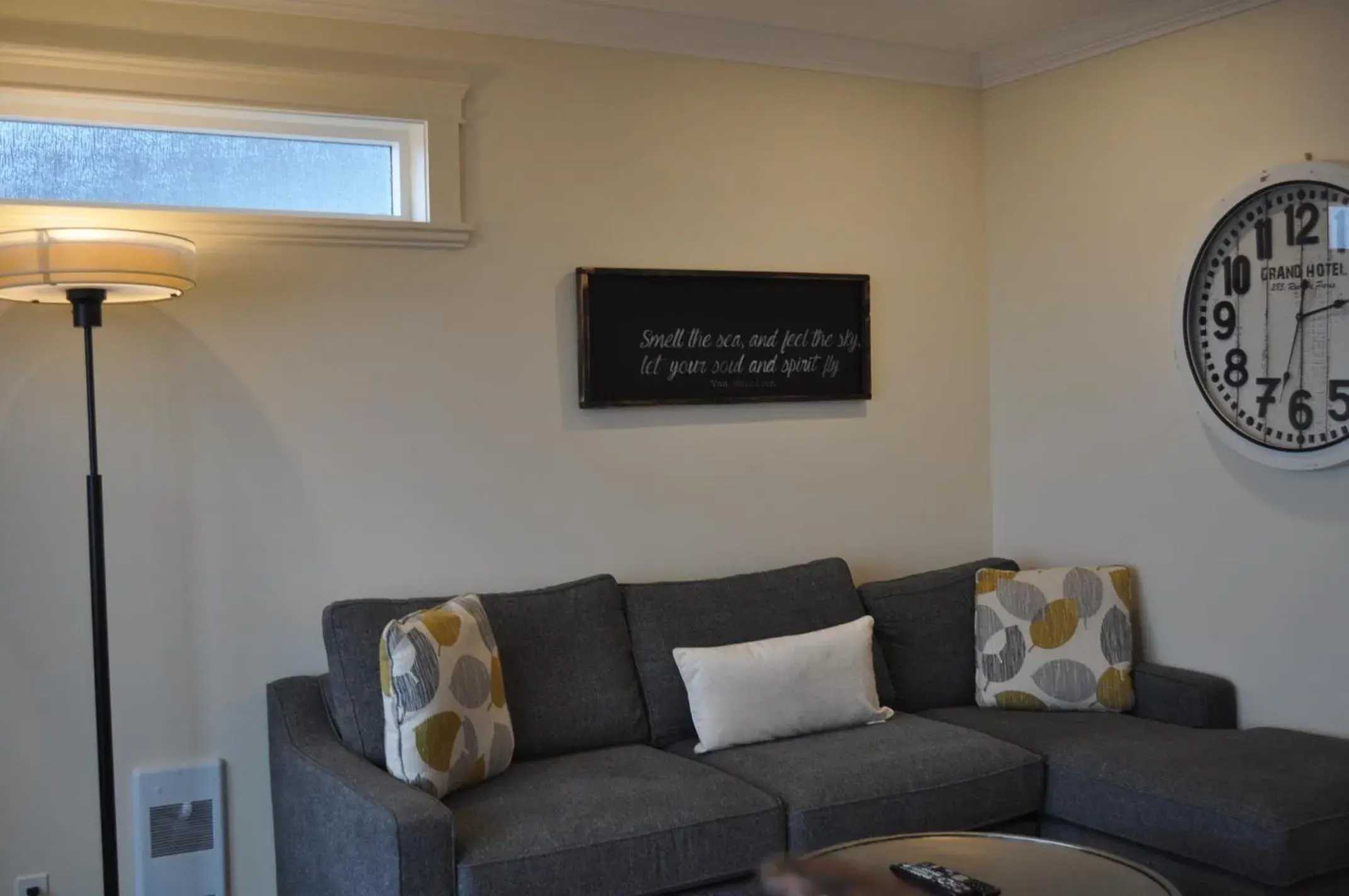 One-Bedroom Suite in Qualicum Beach Ocean Suites One-Bedroom Suite in Qualicum Beach Ocean Suites