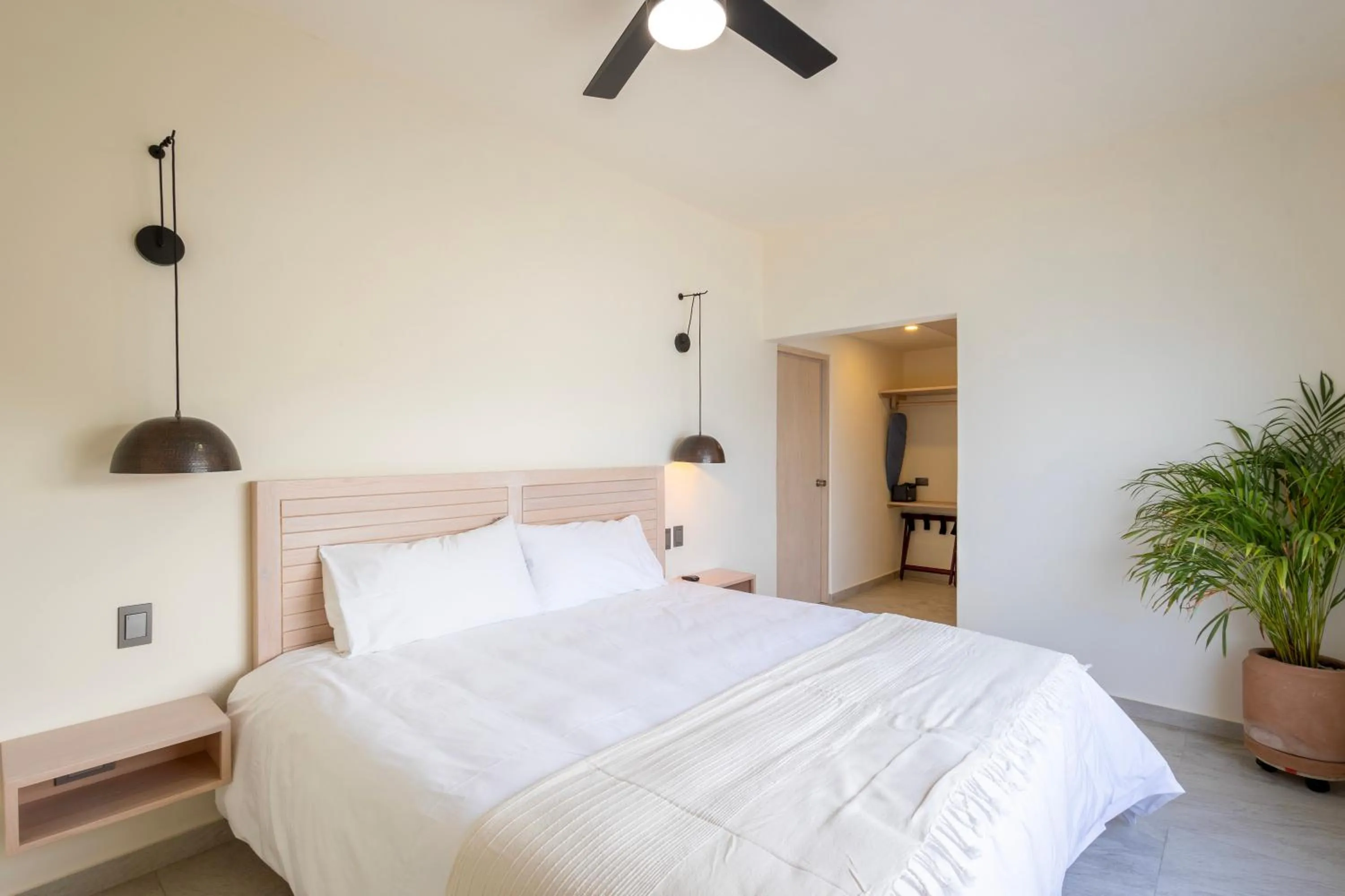 Bed in Cabo Break Hotel