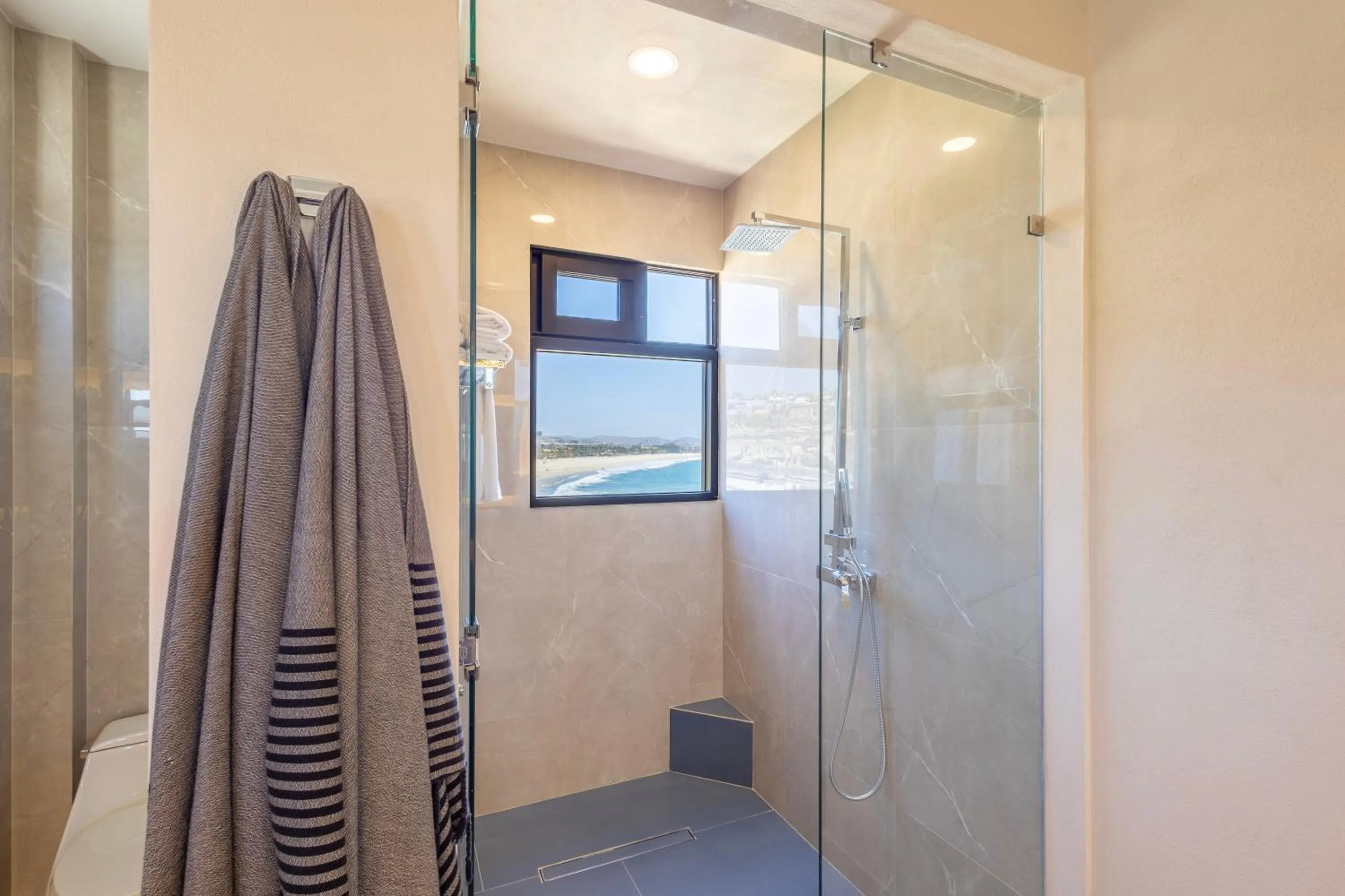 Bathroom in Cabo Break Hotel