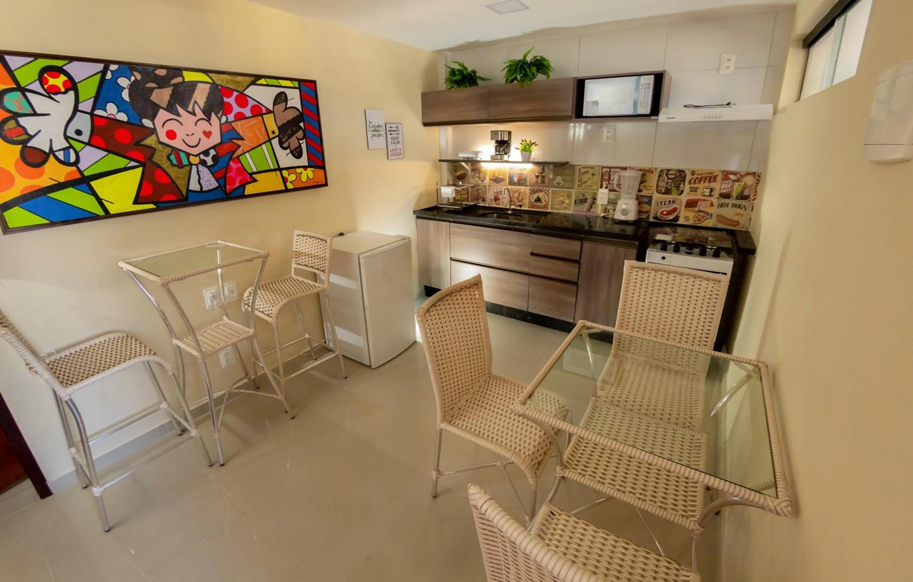 Communal kitchen in Pousada Elo Inn